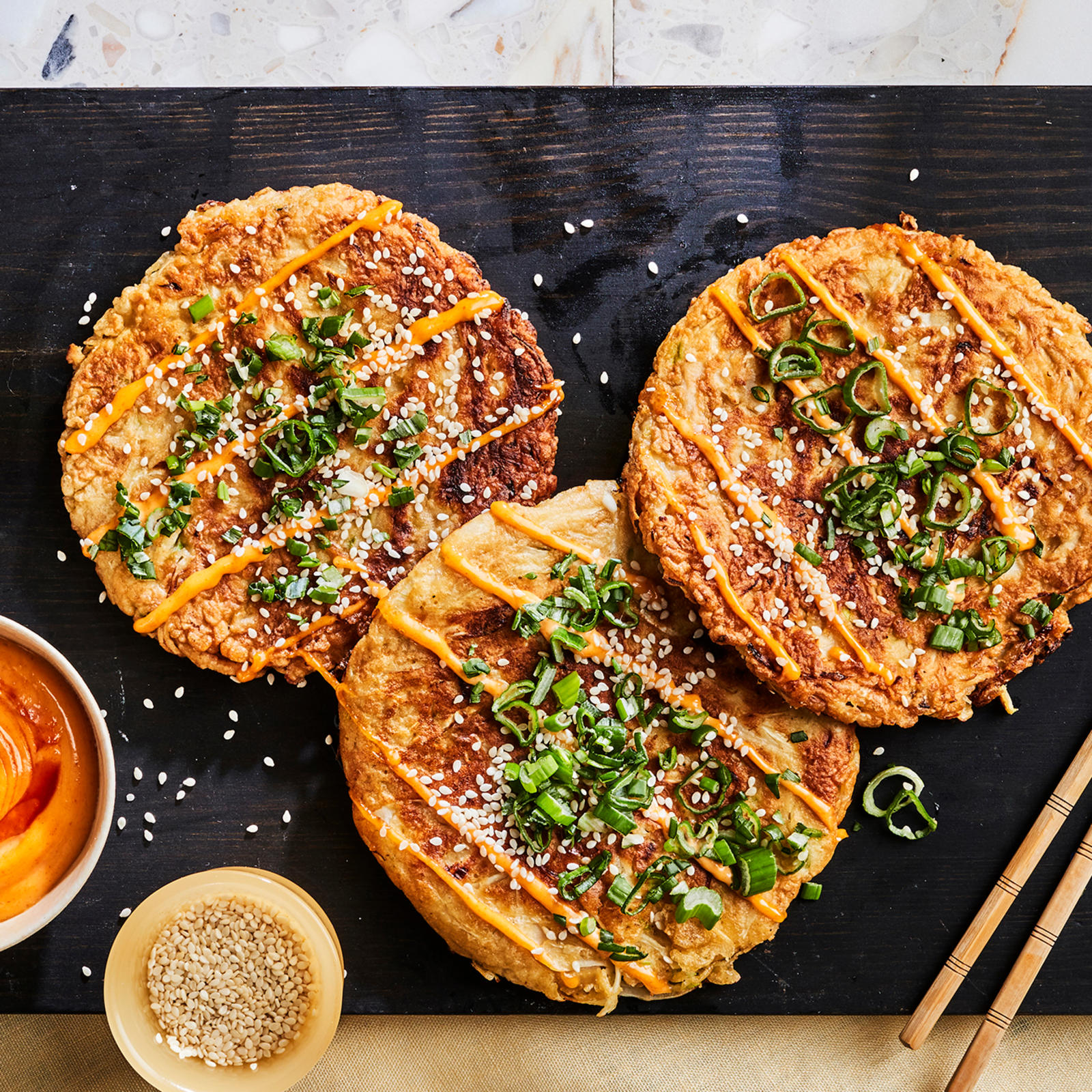 Okonomiyakit eli japanilaiset kaaliletut