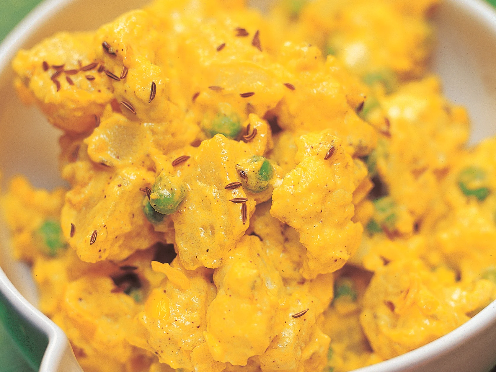 Intialainen perunasalaatti