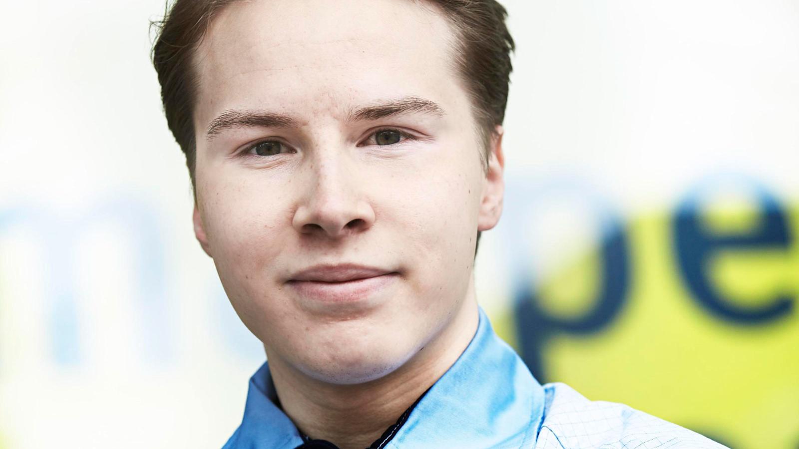 Saku Kiviharju (vastaukset ylhäällä), 22, Helsingin Alppilasta opiskelee toista vuotta Aalto yliopistossa kauppatieteitä.