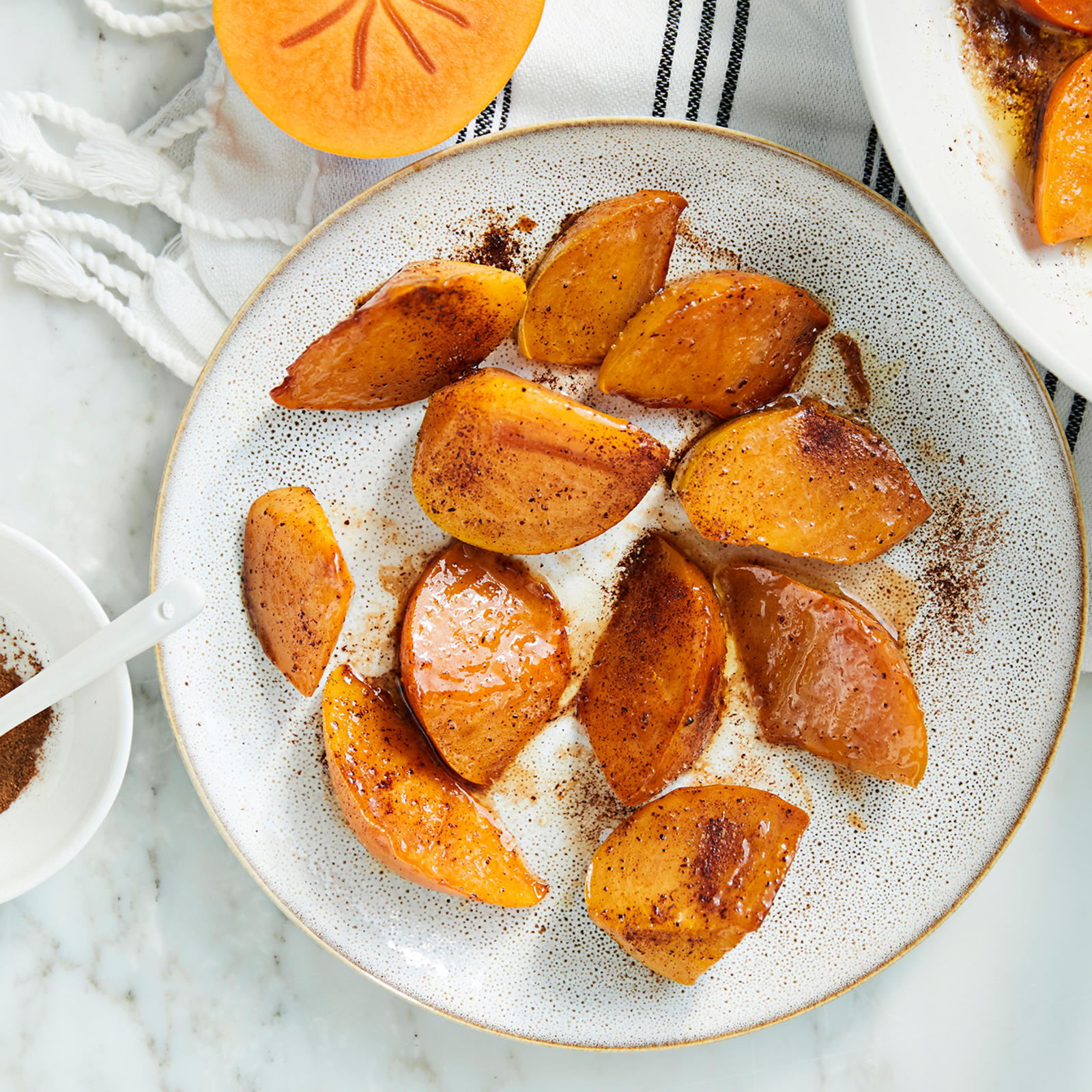 Karamellisoidut persimonit