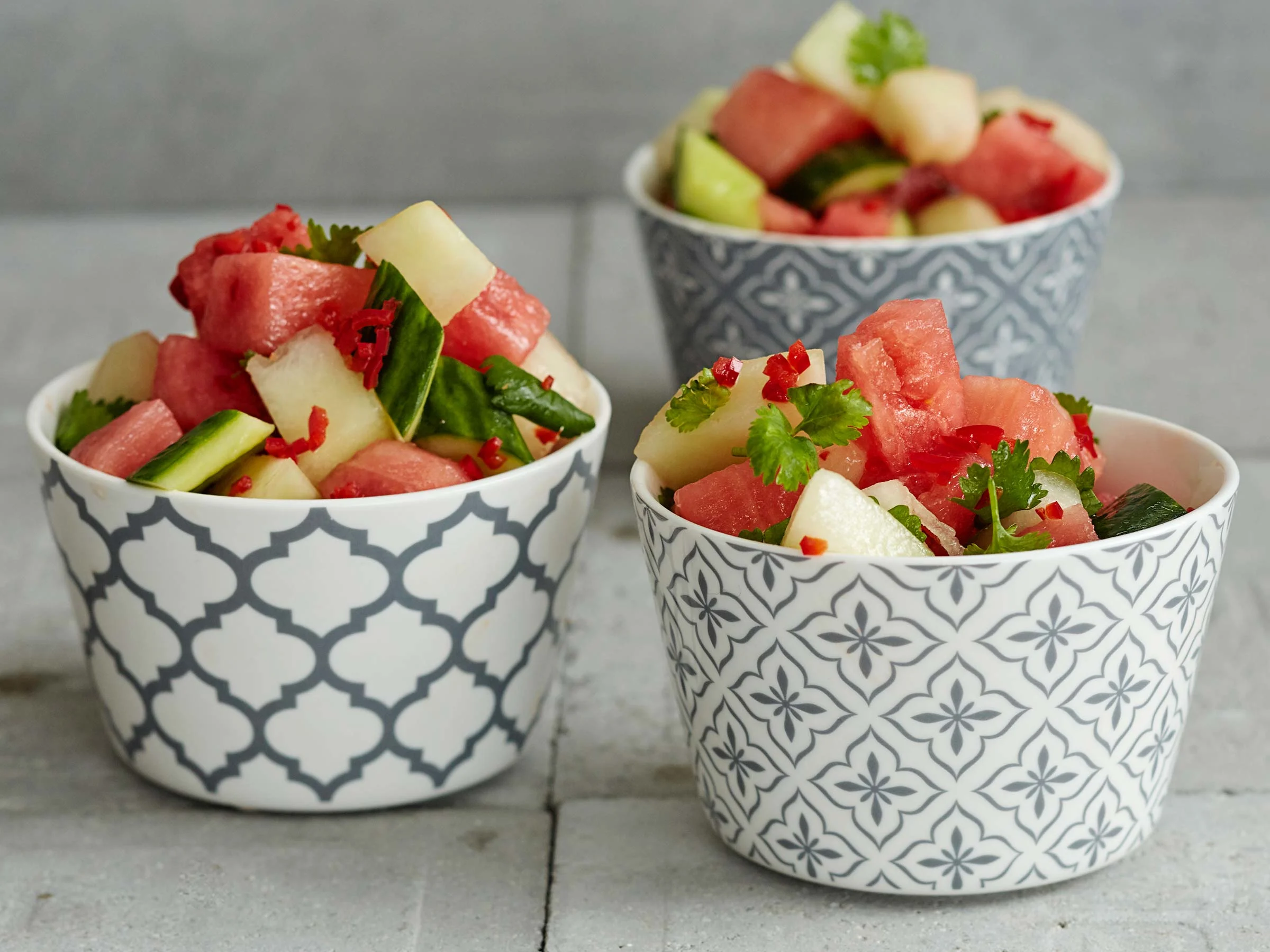 Raikas grillisalaatti