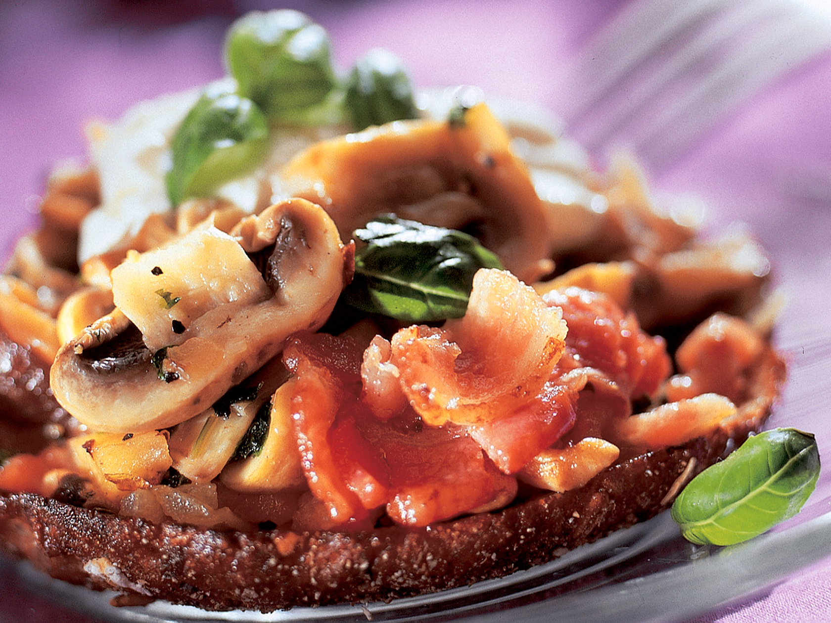 Lämpimät sienisalaattileivät