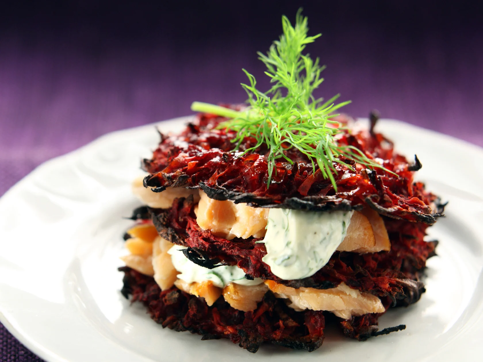 Punajuuriröstit ja savustettua lohta