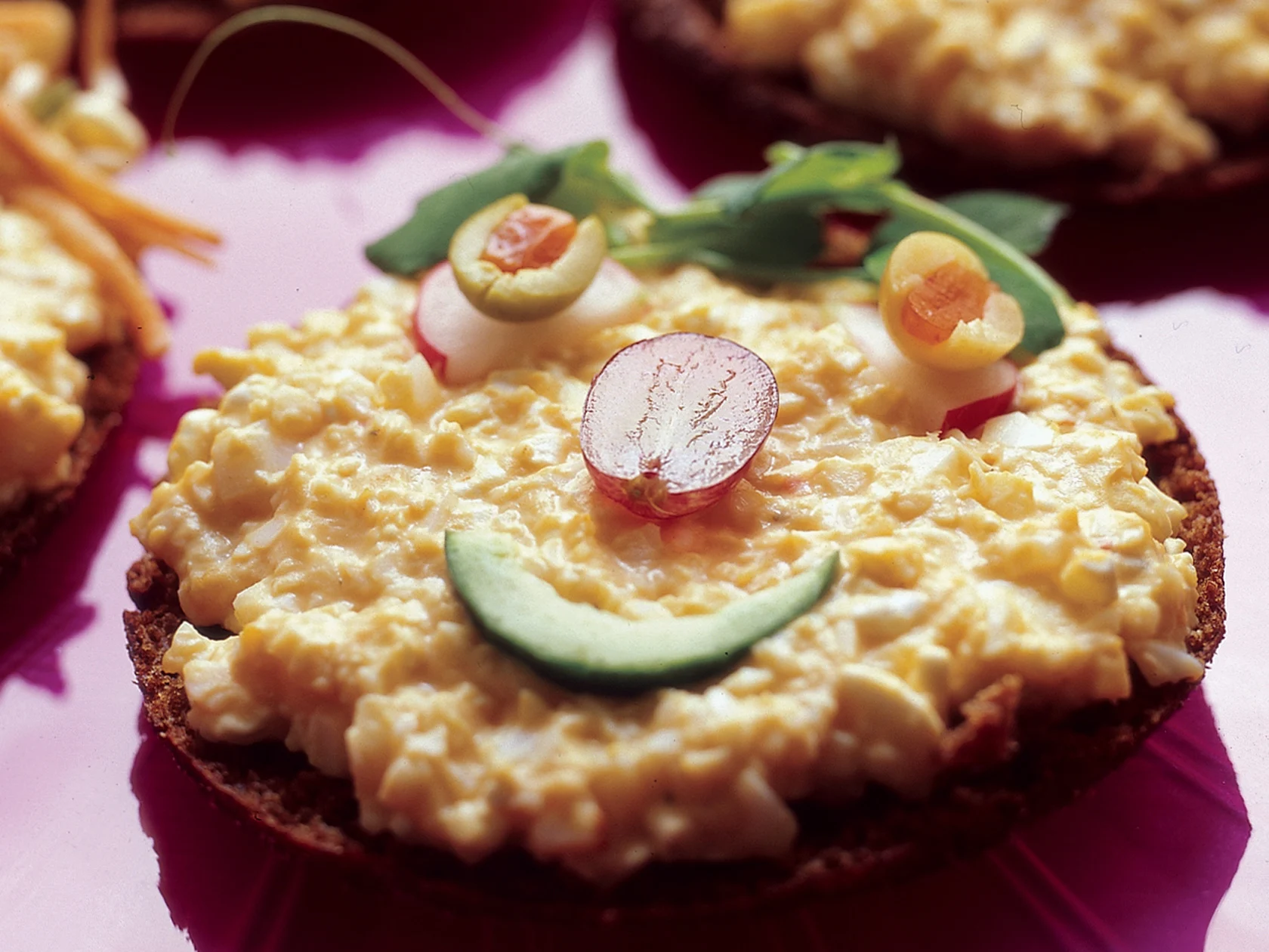 Kerholaisen kananmunanaamat