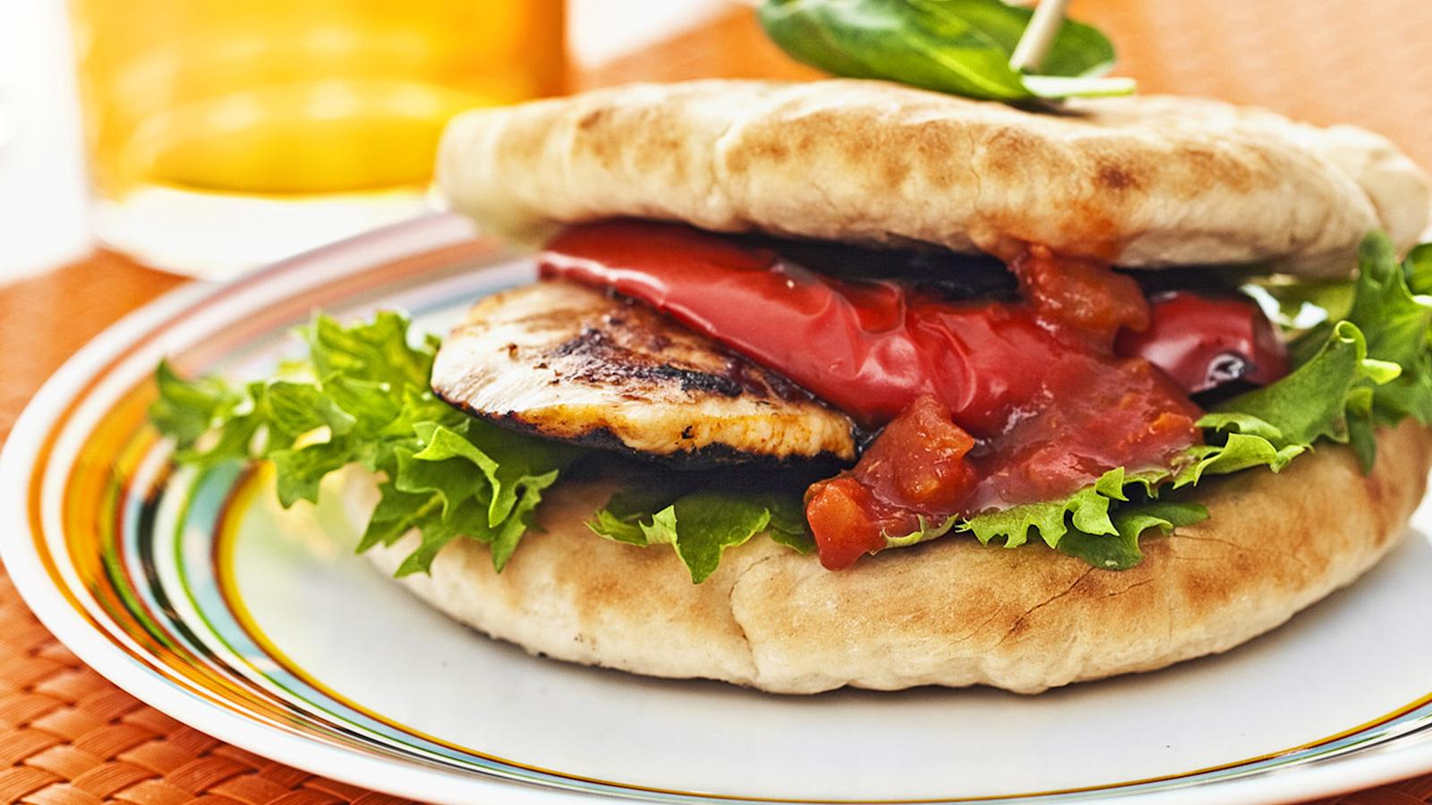 Helppo BBQ-kanahampurilainen