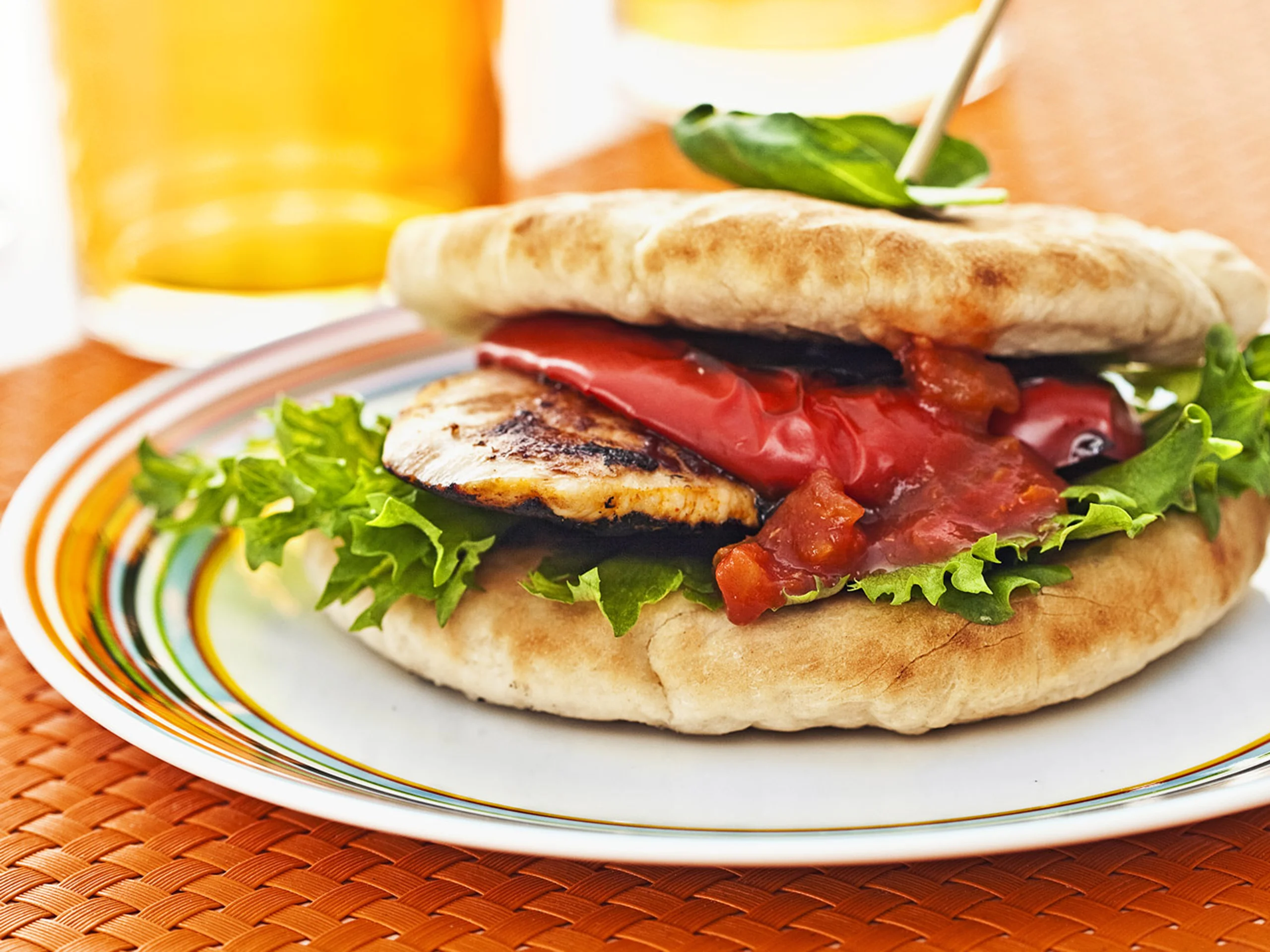 Helppo BBQ-kanahampurilainen