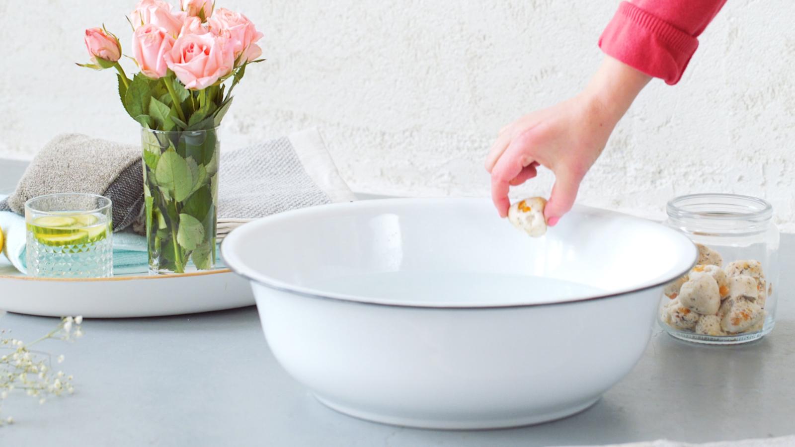 Tee itse jalkakylpypommi