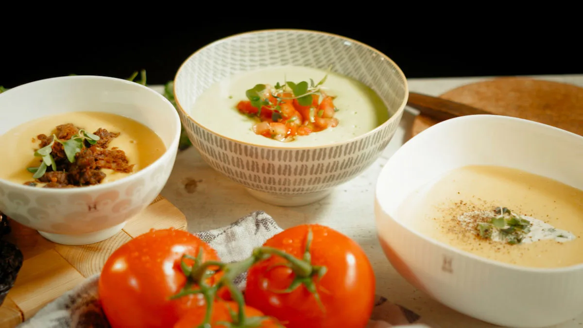 Kasvissosekeitto kolmella tuunauksella