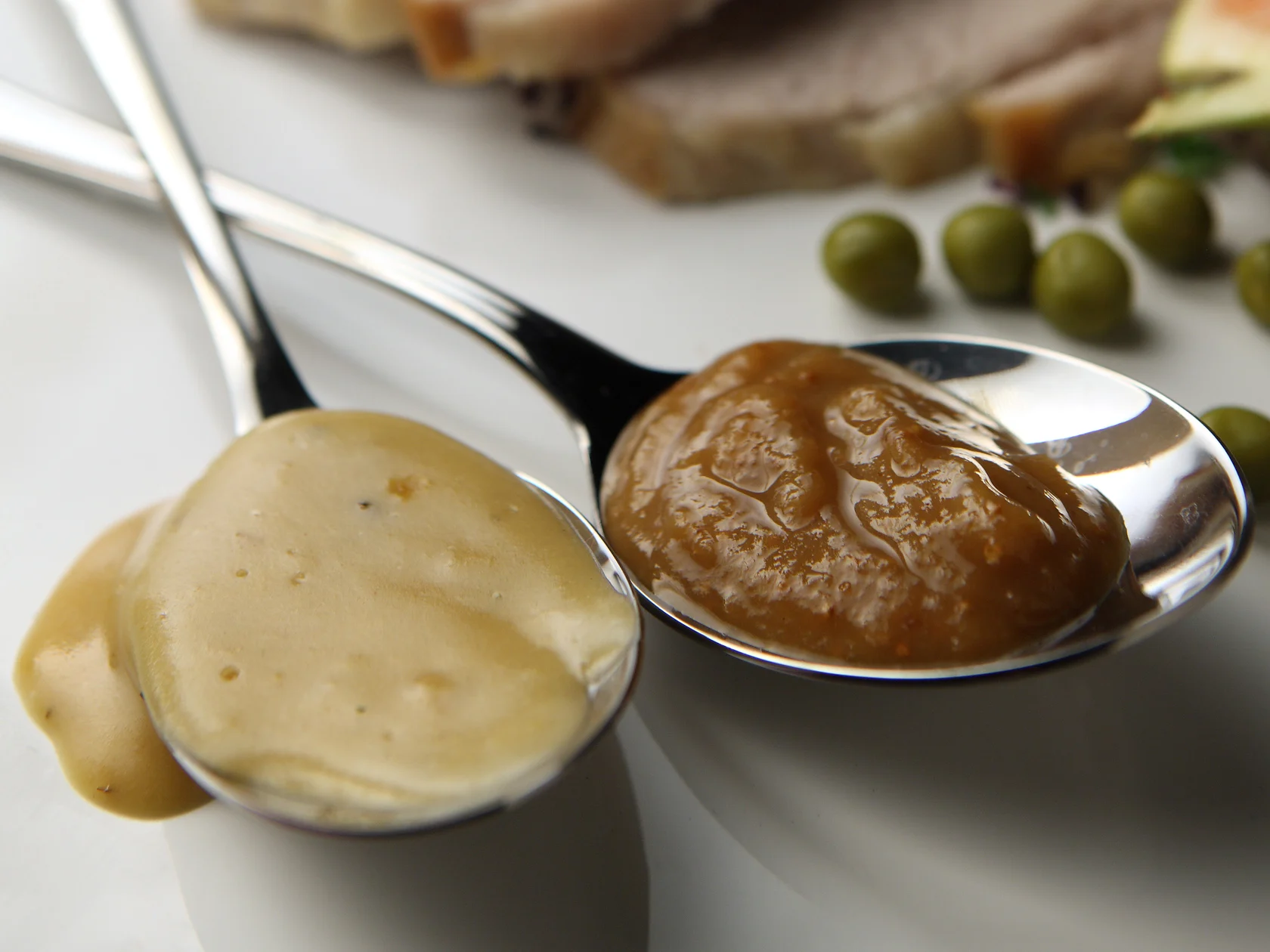 Aprikoosikastike kinkulle