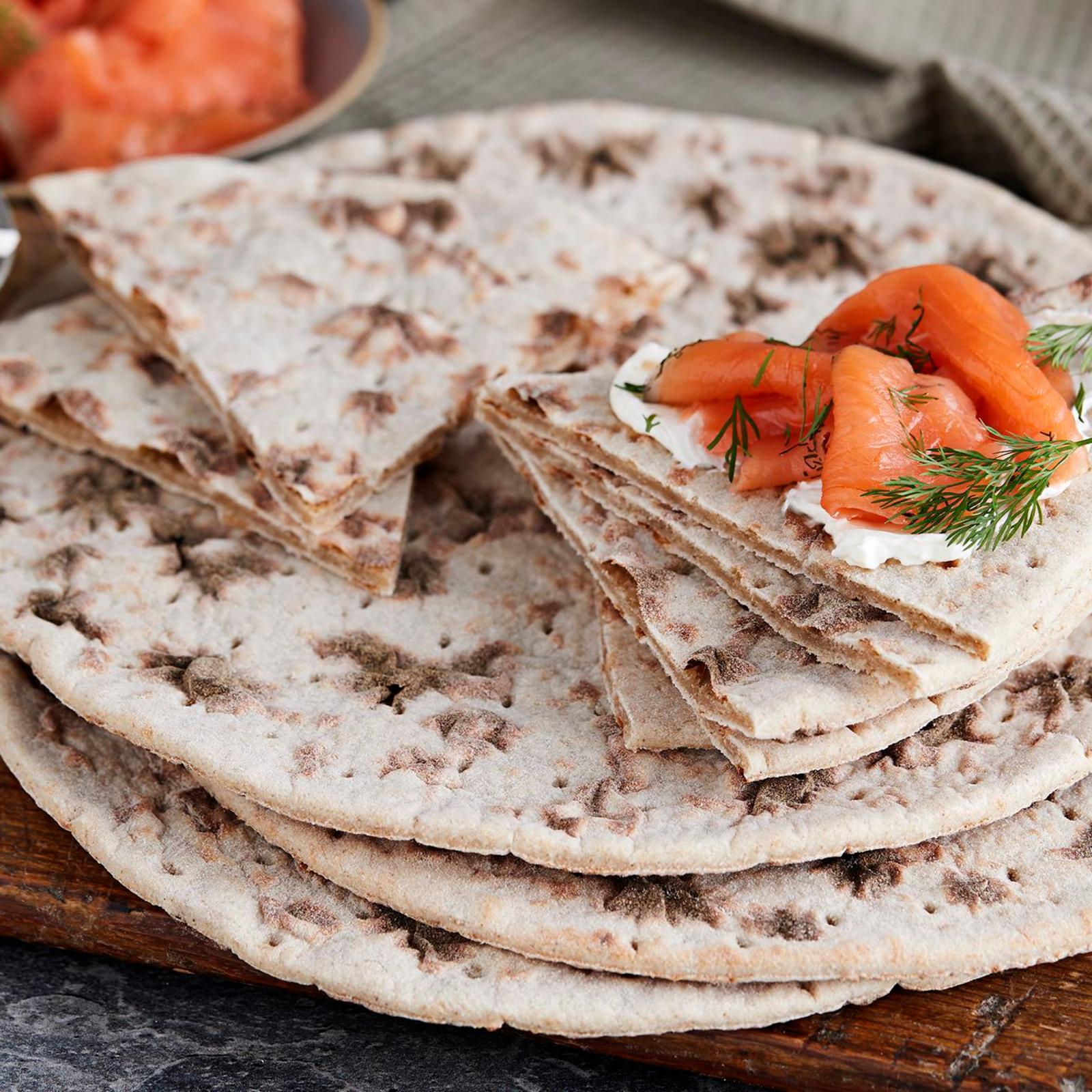 Iso ohrarieska on halkaisijaltaan noin 30 cm. Siitä riittää herkullisia leipiä.