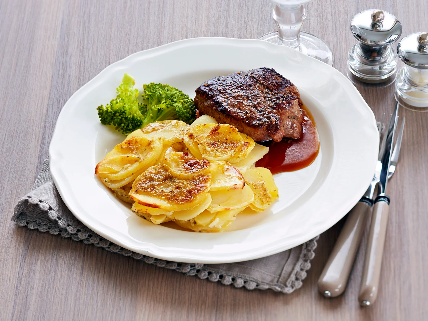 Peruna-pestolaatikko