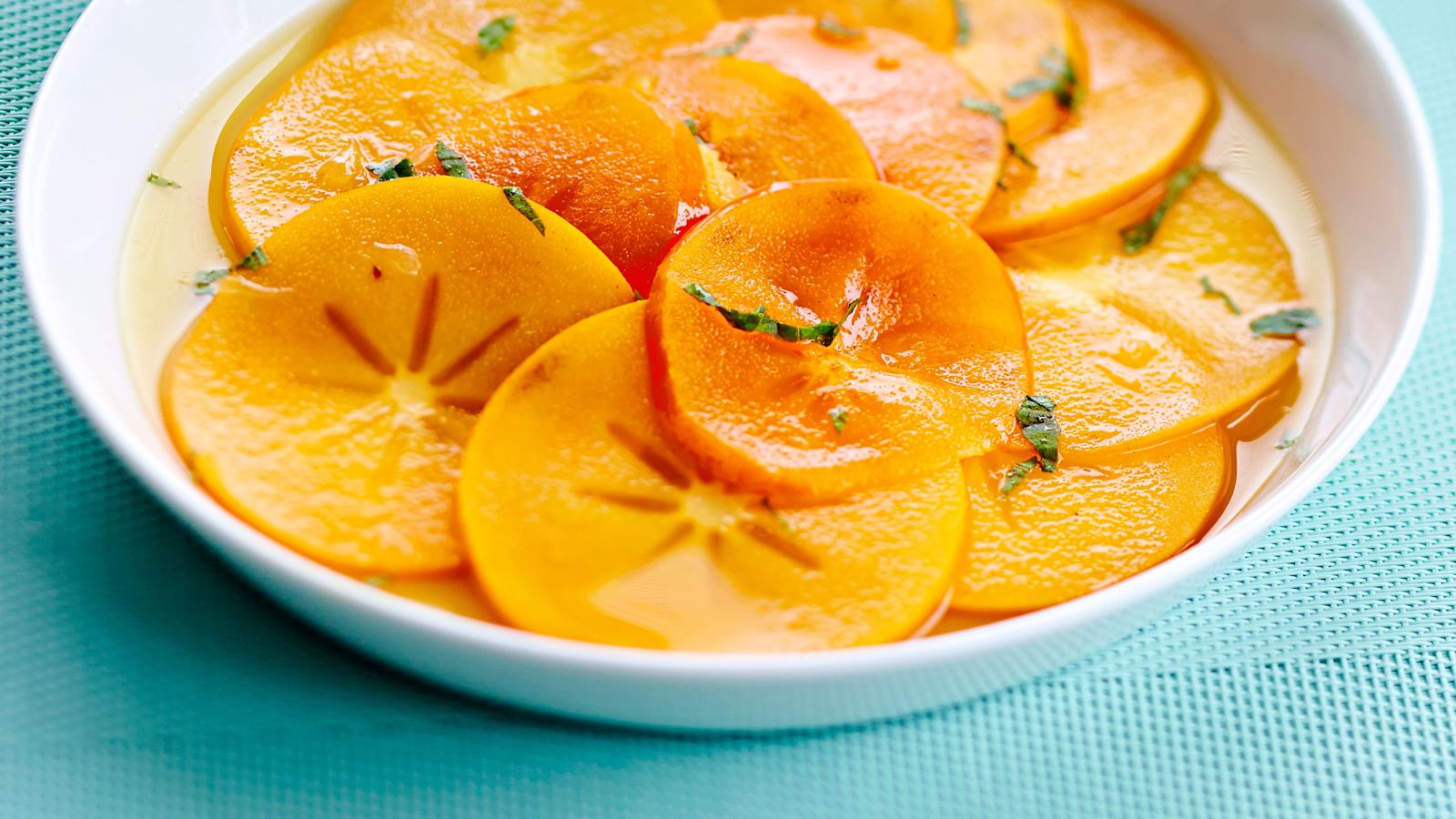 Sharonsalaatti ja vaniljavaahto