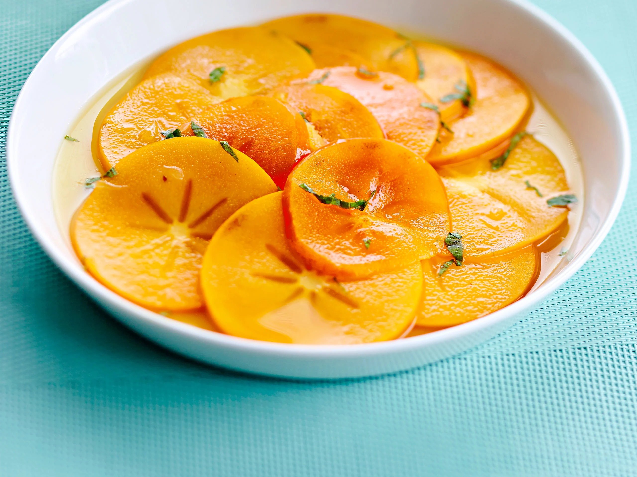 Sharonsalaatti ja vaniljavaahto