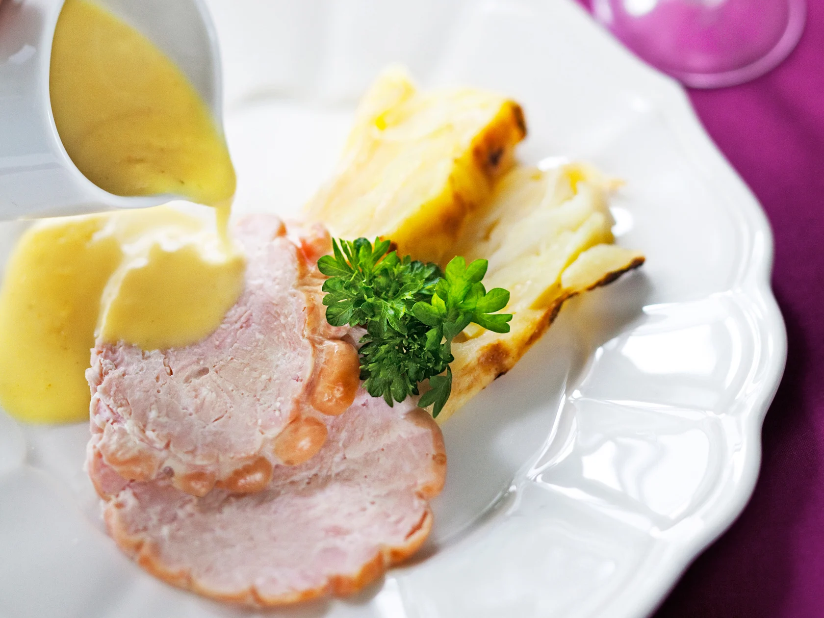 Kalkkunarulla ja päärynäkastike