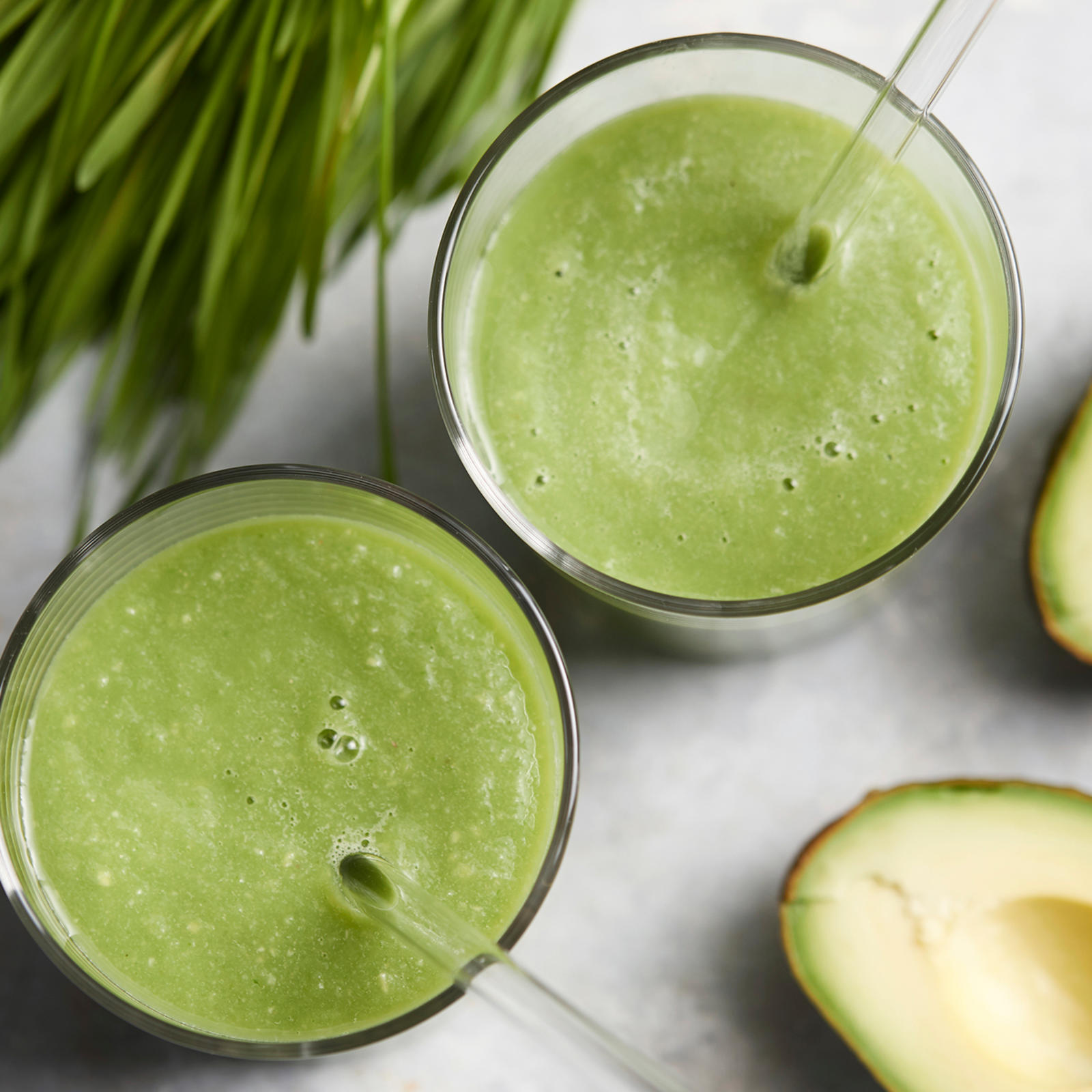 Avokado-vehnänorassmoothie