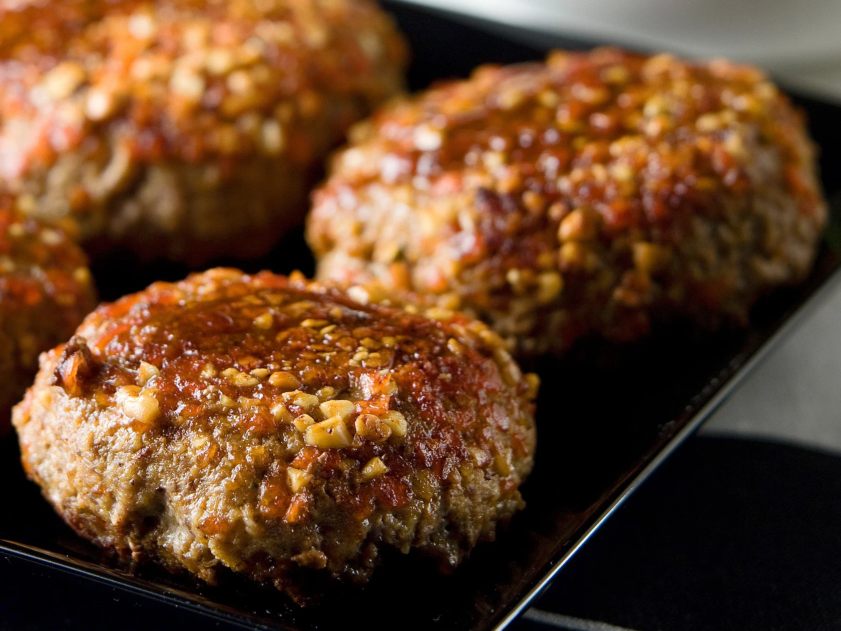 Pähkinäkuorrutetut pannupihvit