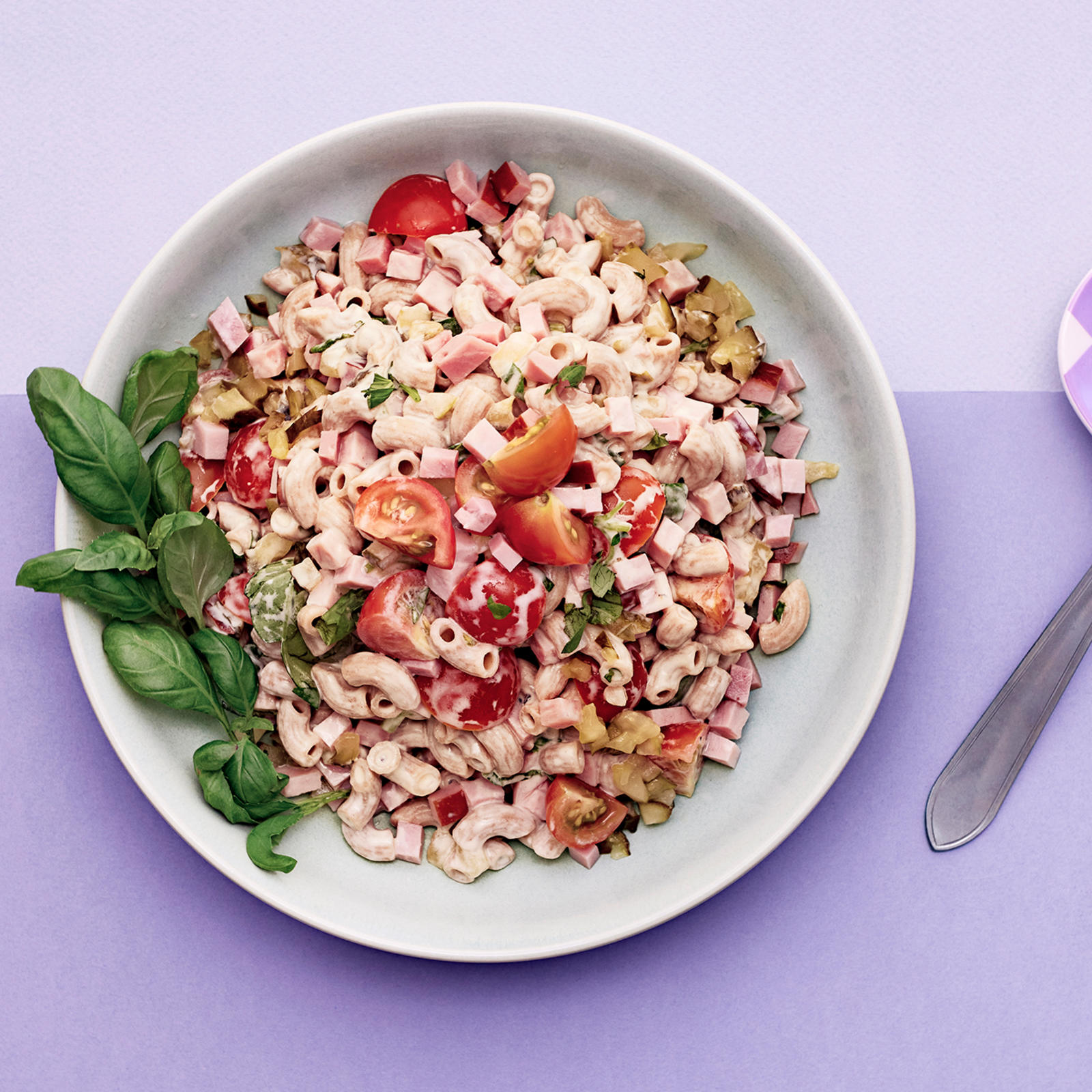 Kinkku-makaronisalaatti