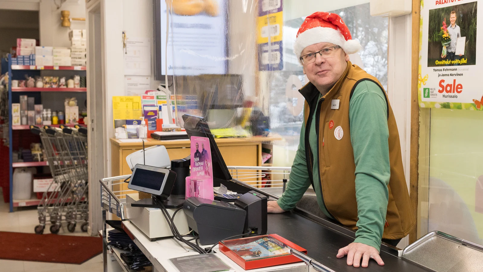 Sale Hurissalon myymäläpäällikkö Jorma Tikka