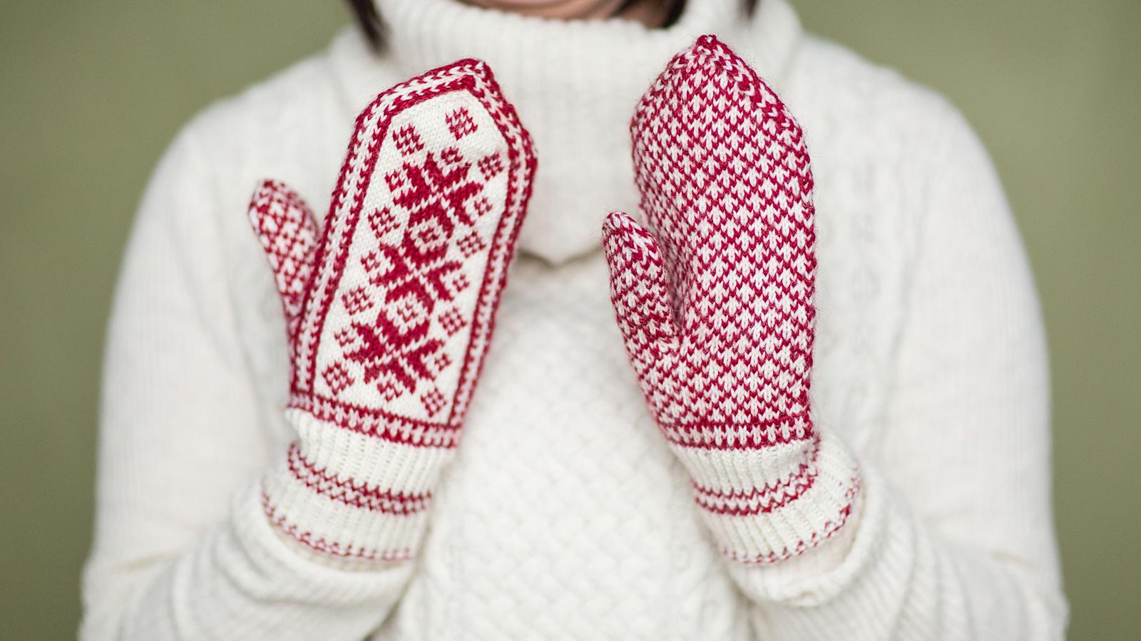 Perinteiset kirjoneulelapaset