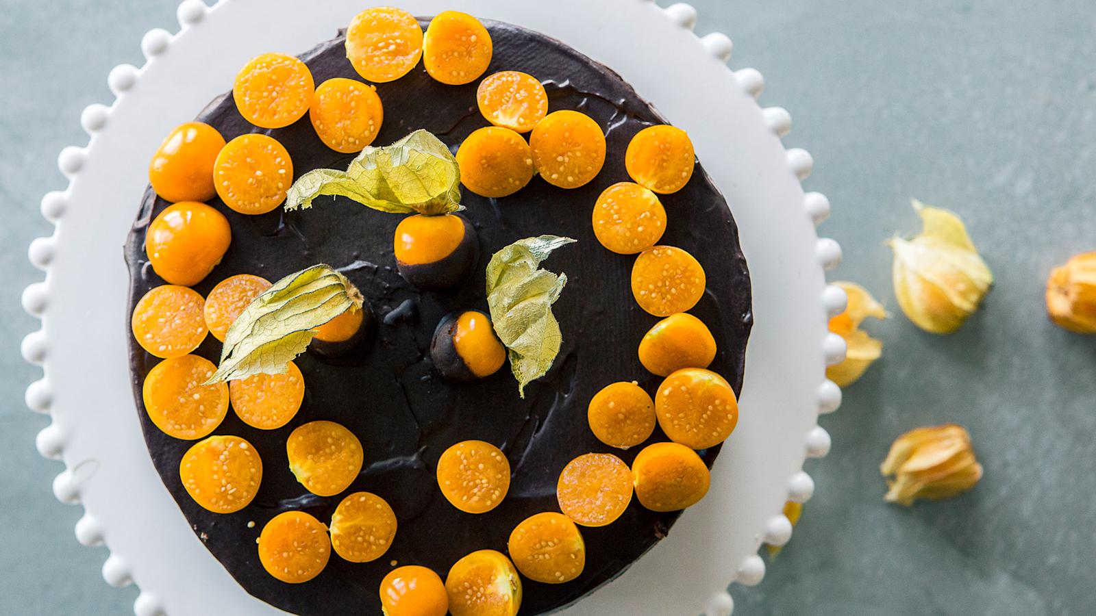 Ananaskirsikka kahdella tavalla