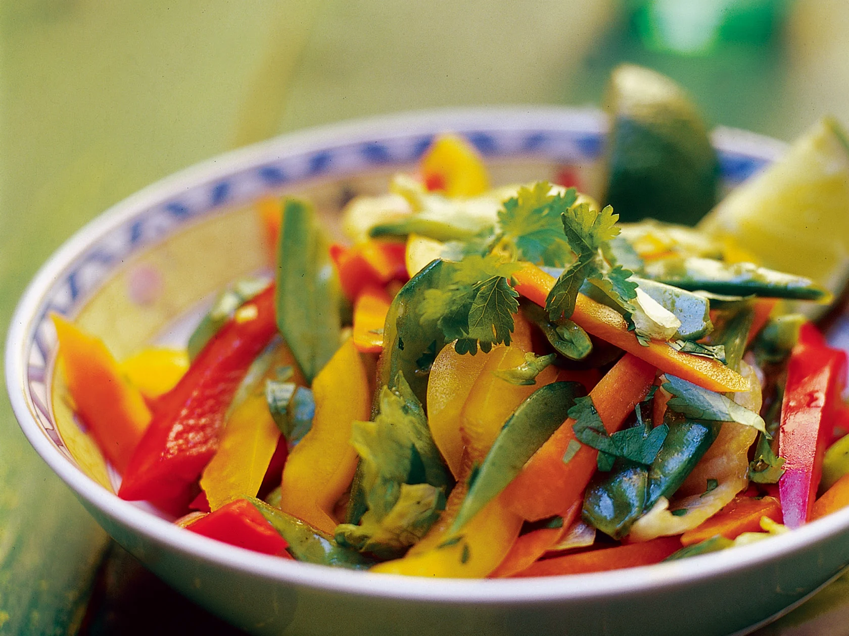 Itämainen kasvissalaatti