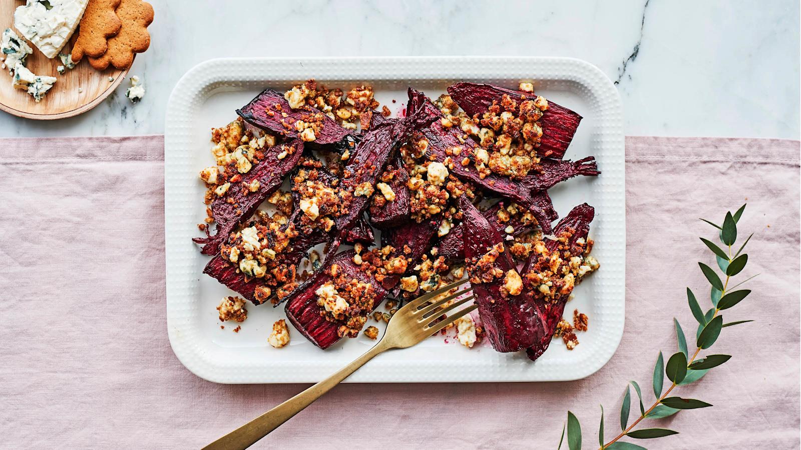 Sinihomejuusto-piparipunajuuret