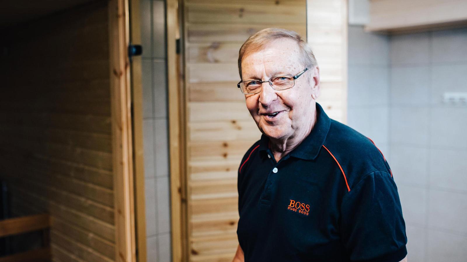 Pertti Launonen huolehtii omaisuudestaan muun muassa taloyhtiön hallituksen puheenjohtajana.