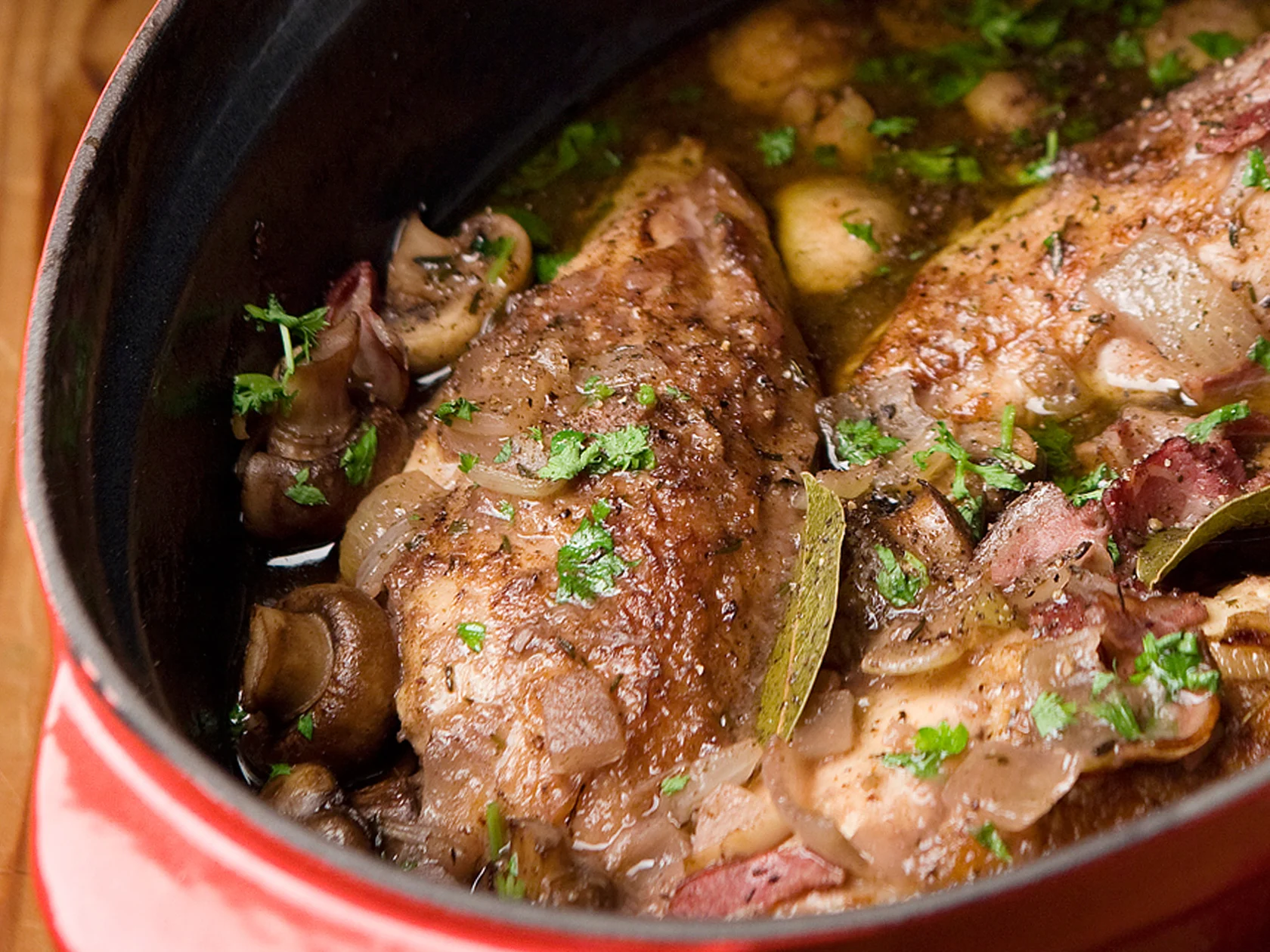 Broileria punaviinissä