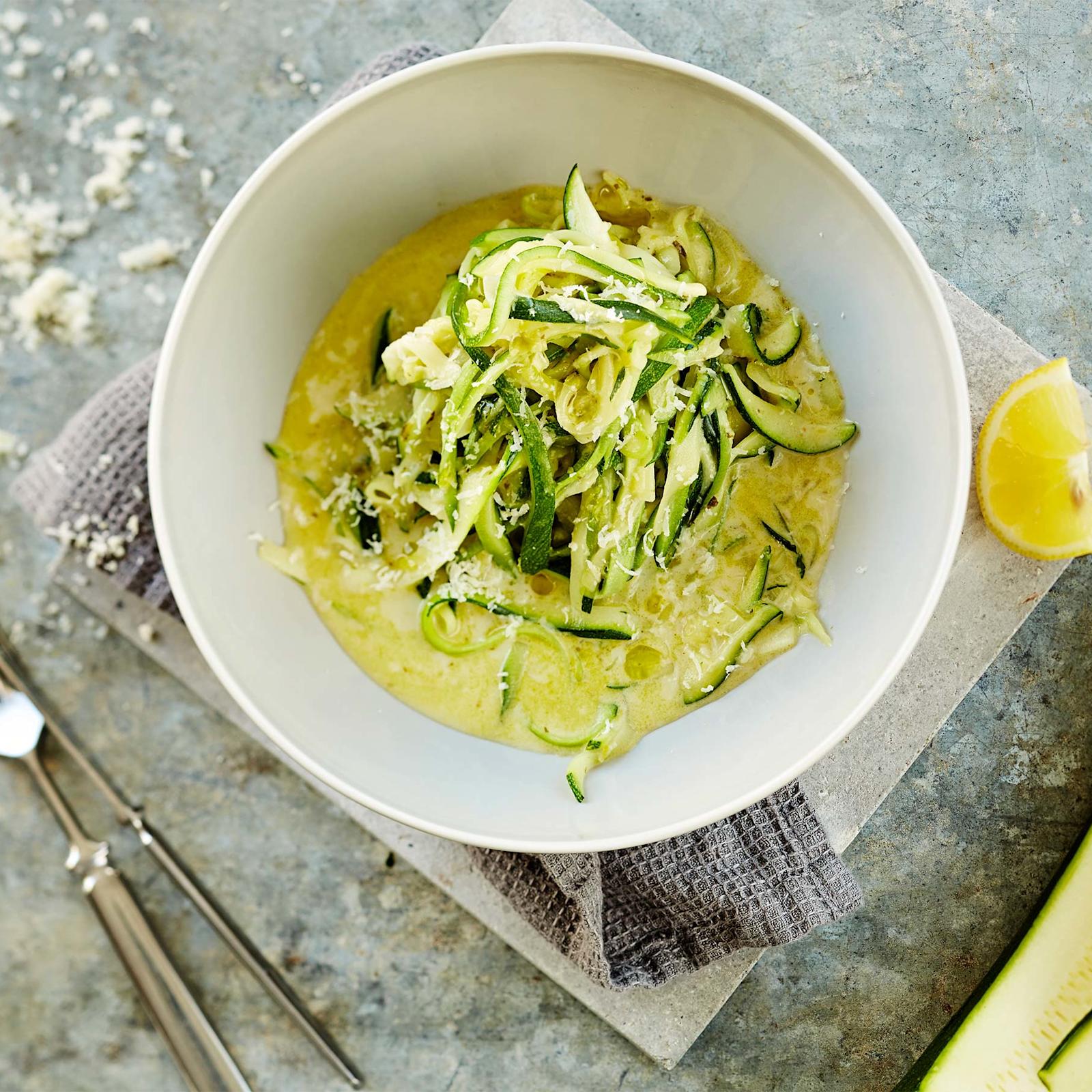 Juustoinen kesäkurpitsapasta