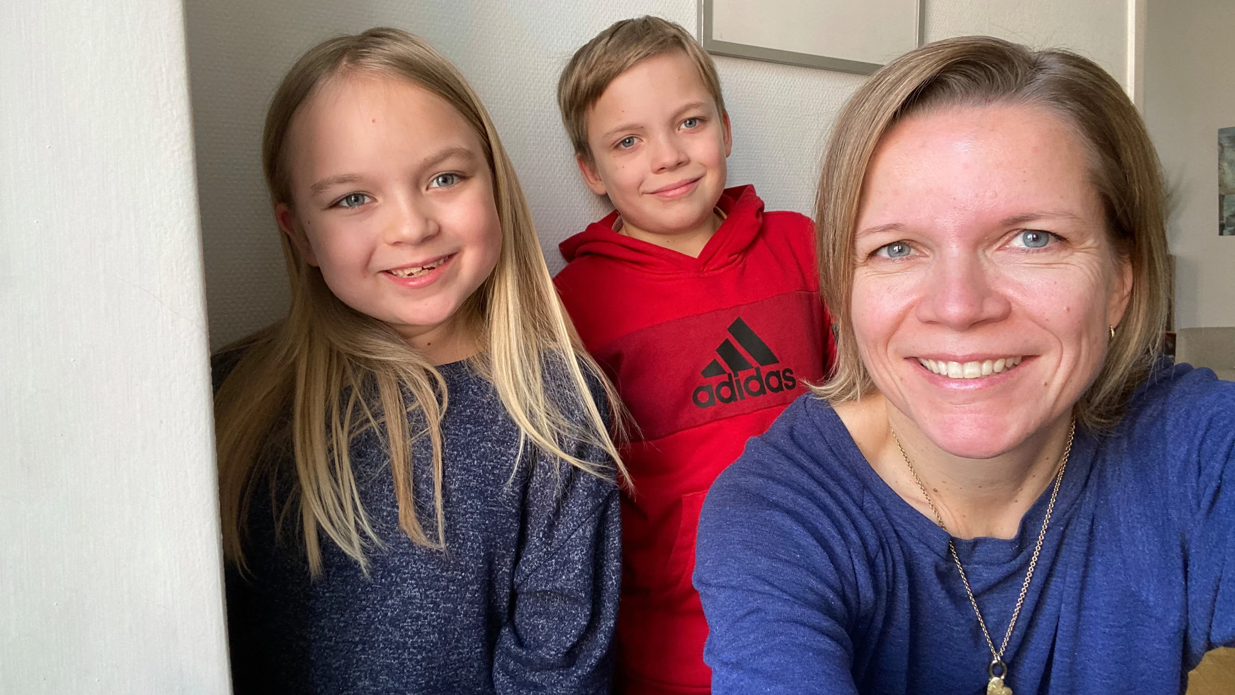 Marjaana Laakkonen lapsineen
