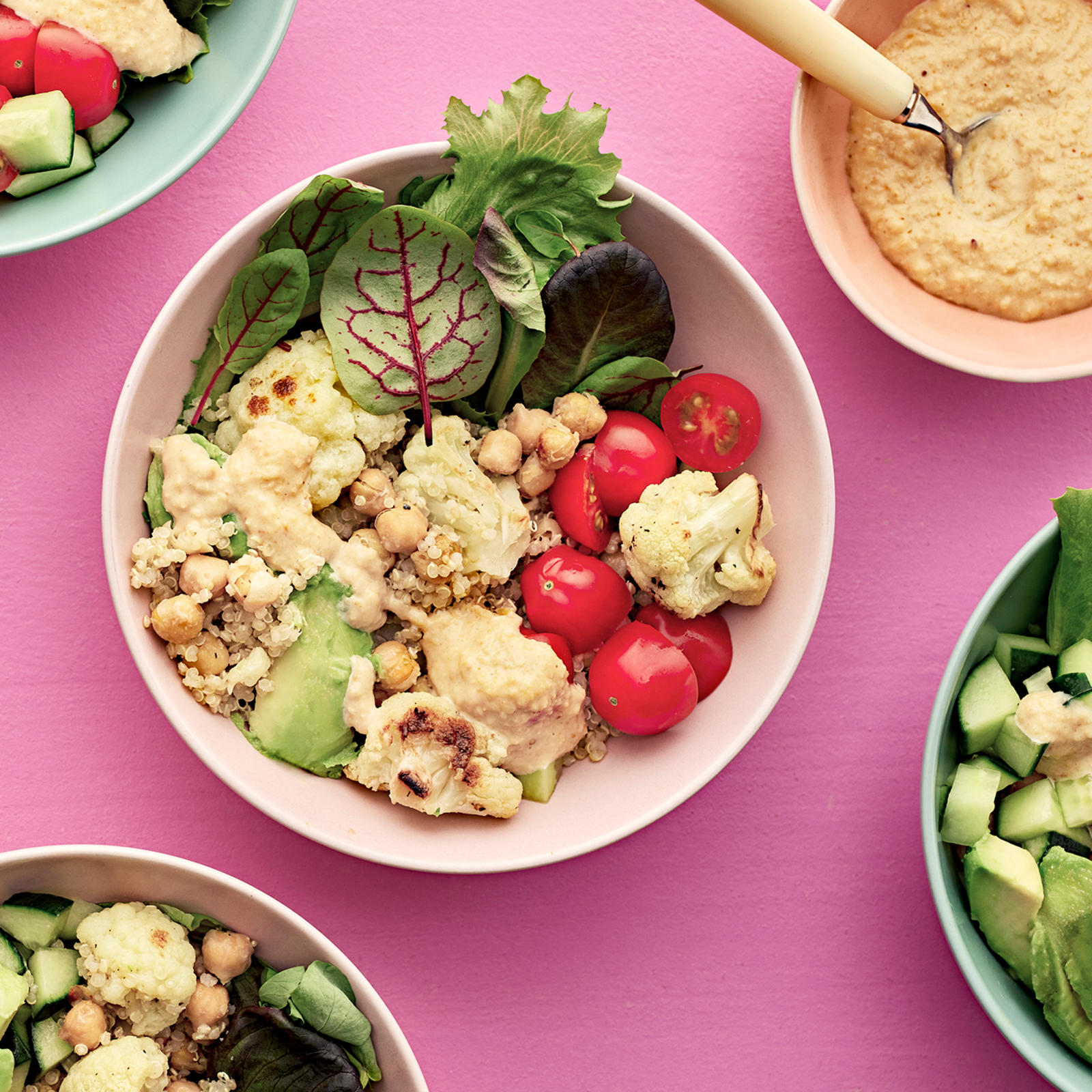 Paahdettu kukkakaali-kikhernebowl