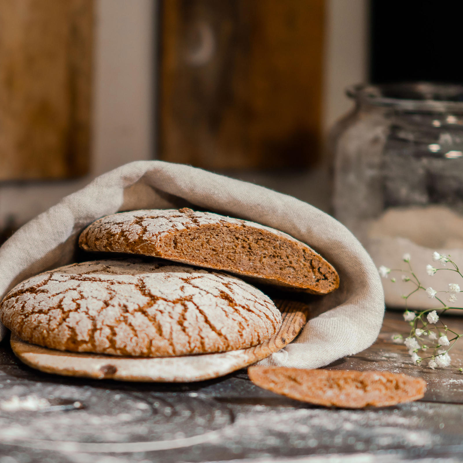 Rapeakuorinen ruisleipä