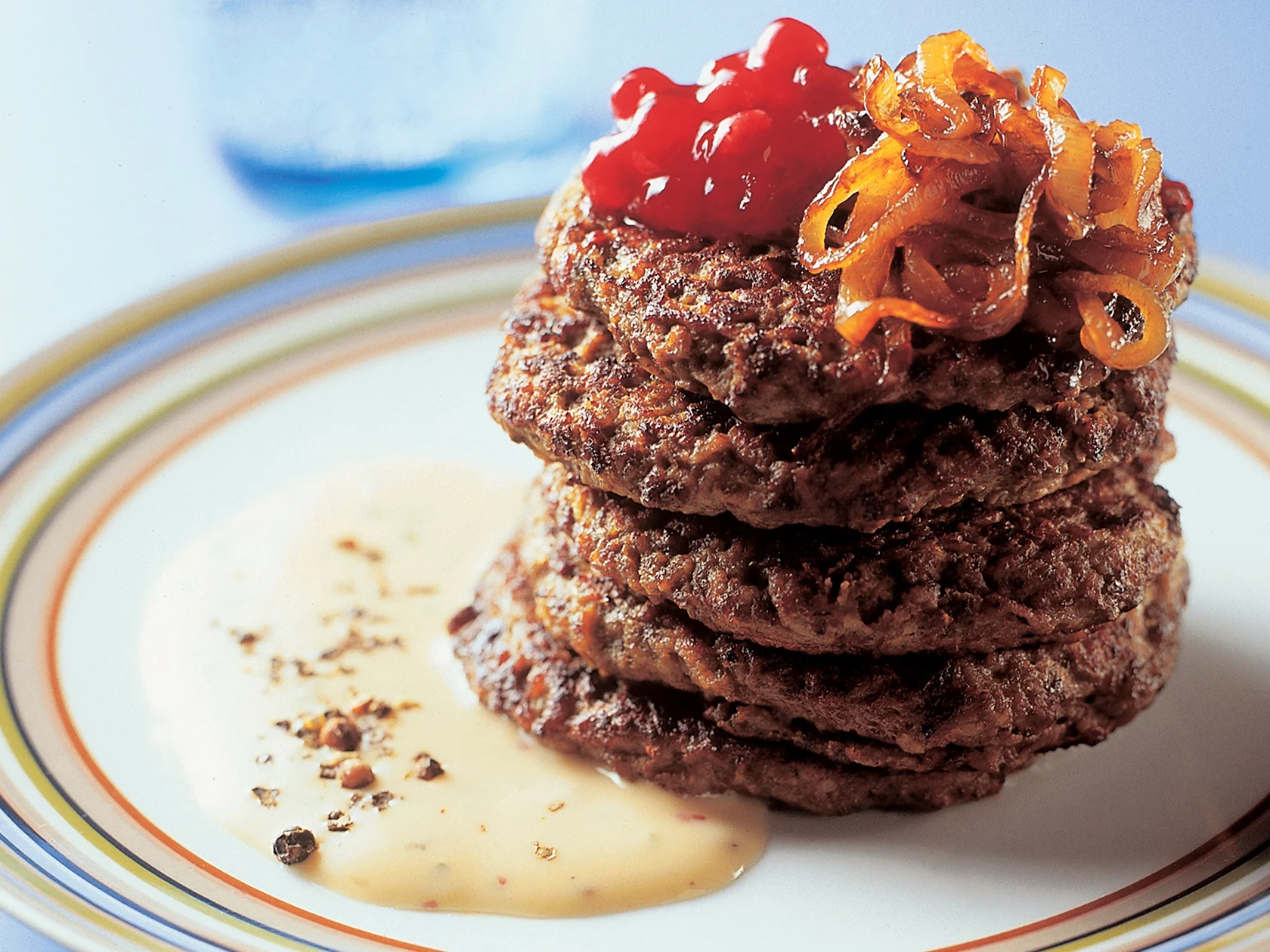 Jauhemaksapihvit ja pippurikastike