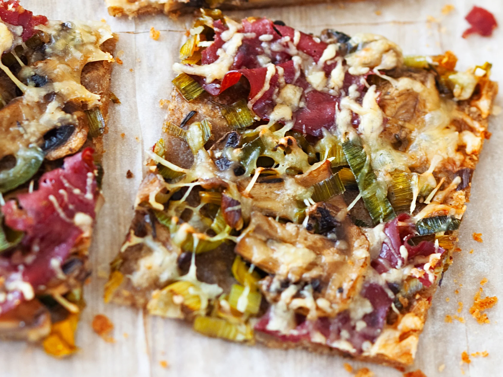 Kevyt poro-sienipiirakka