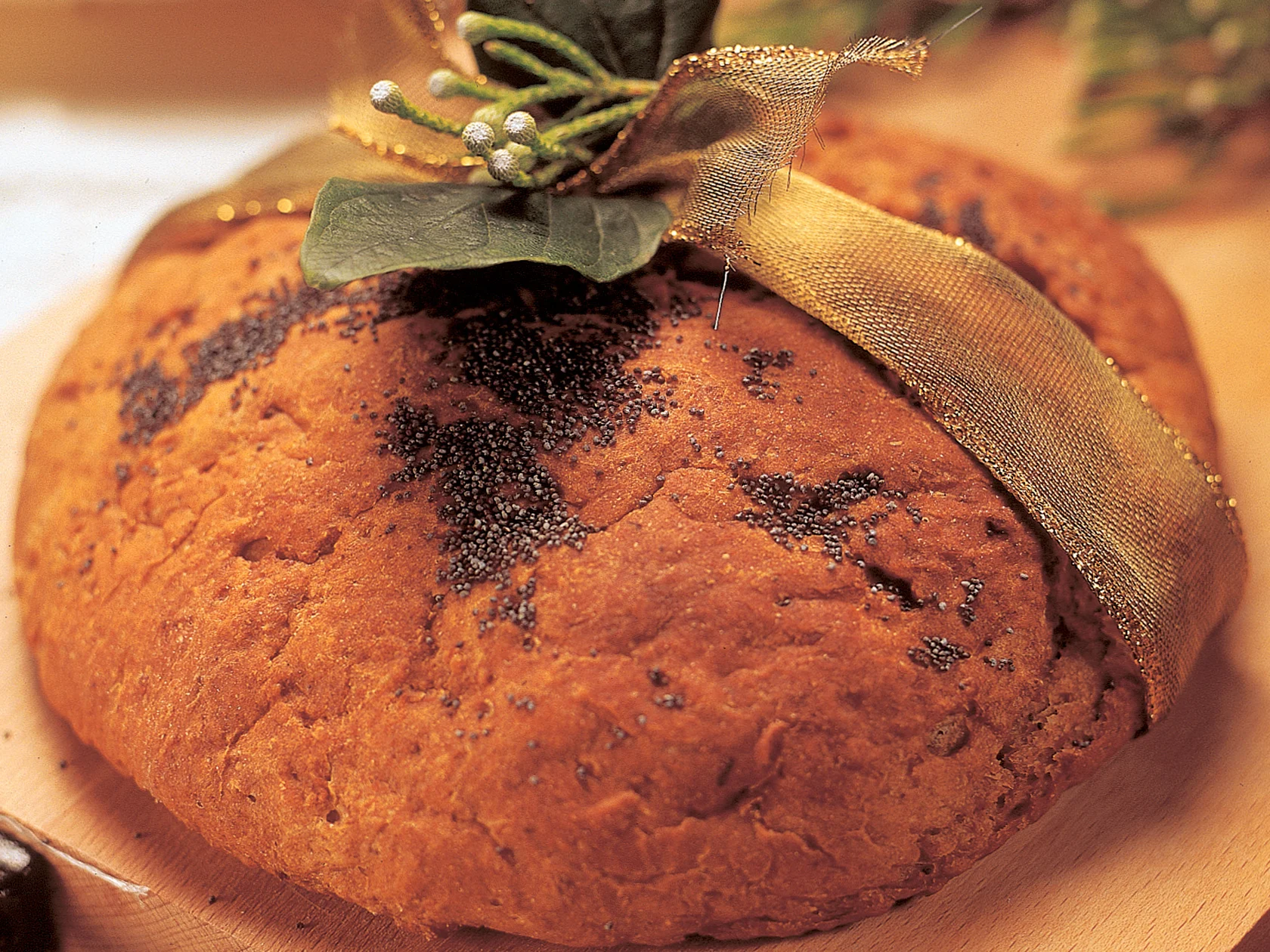 Jouluinen pähkinä-porkkanaleipä