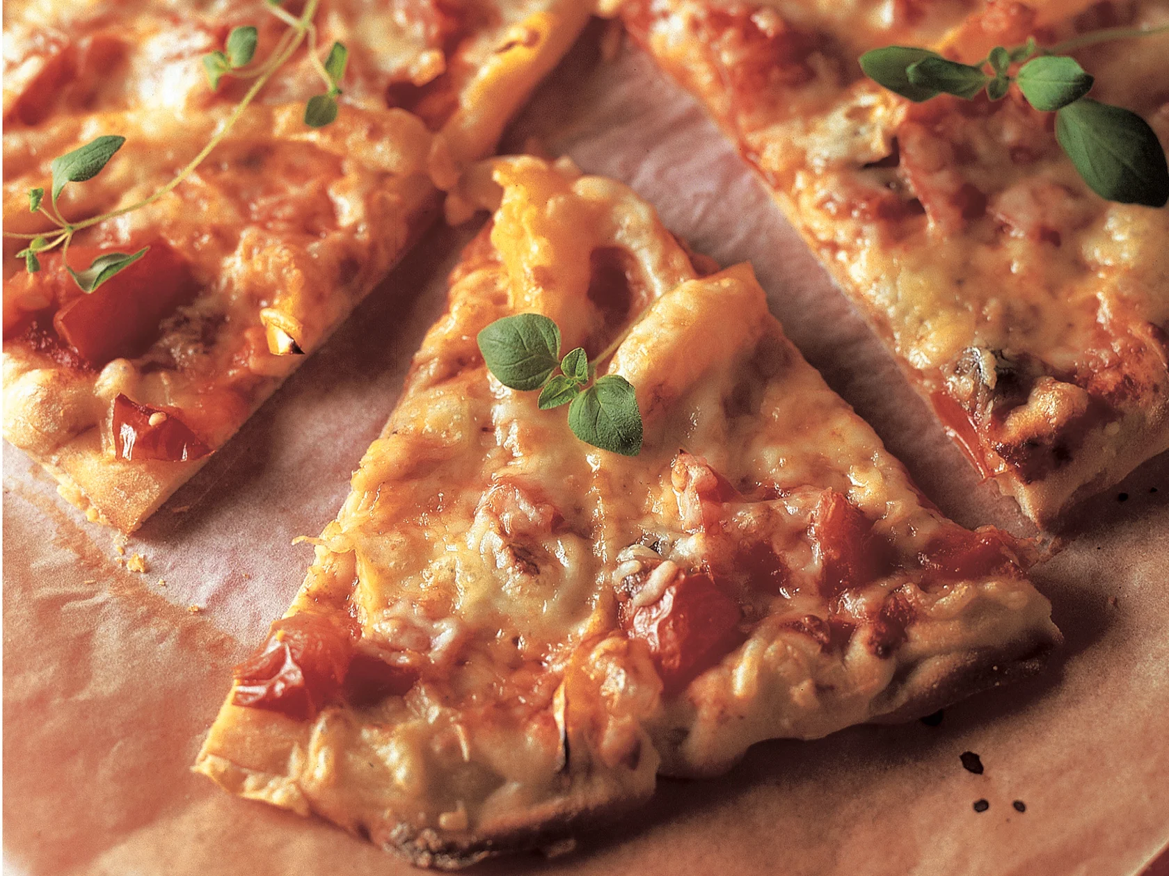 Paprika-anjovispizza