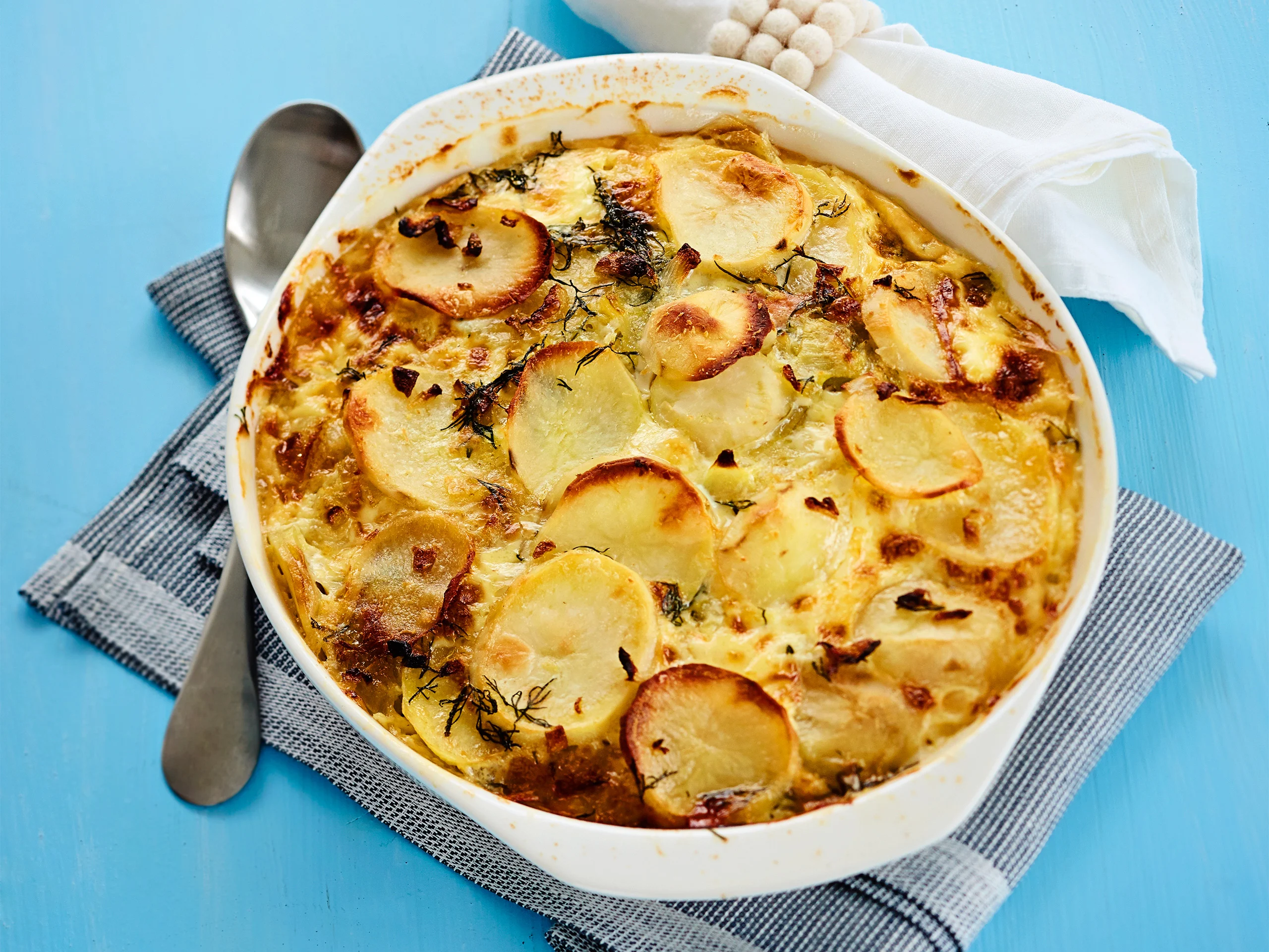 Lohi-piparjuurilaatikko