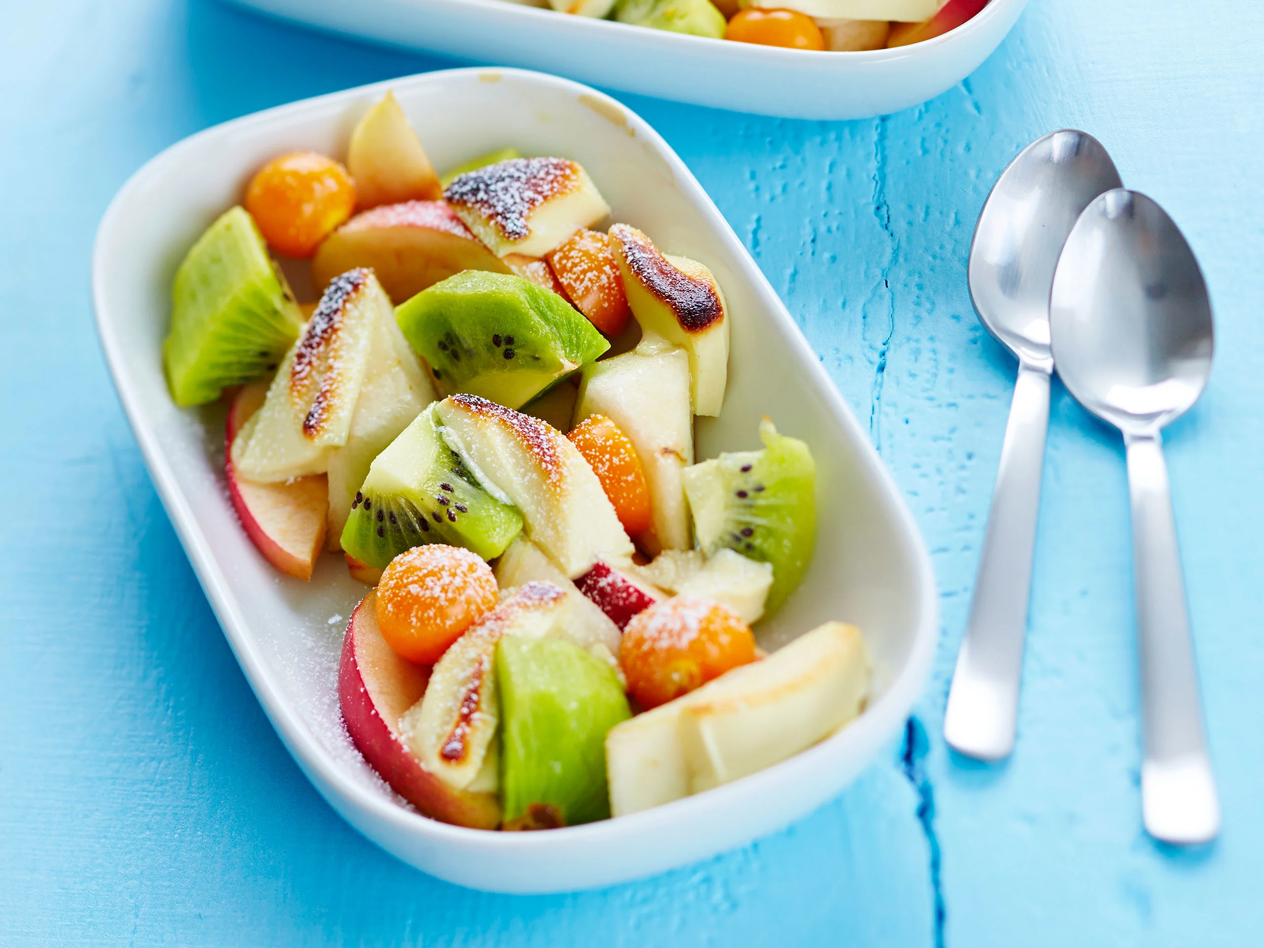 Hedelmäsalaatti valkosuklaalla