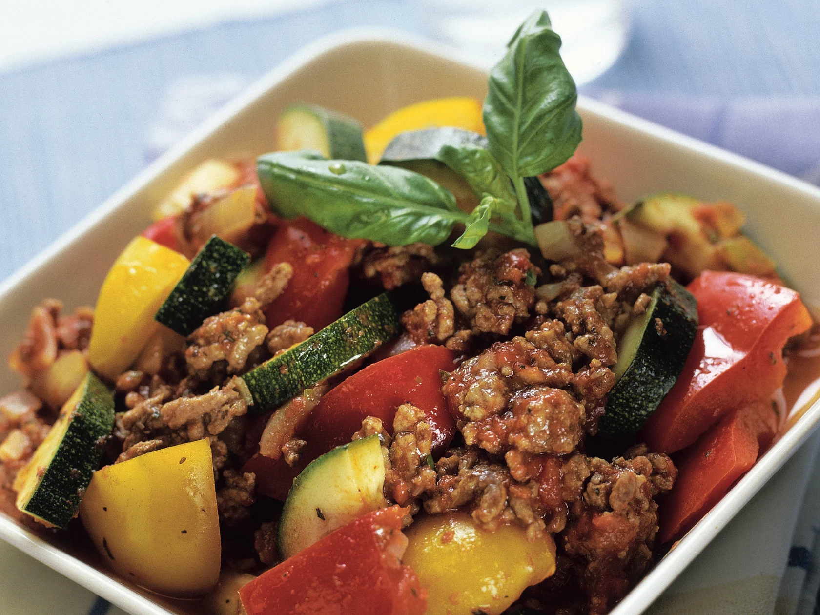 Värikäs jauheliha-kasvispata