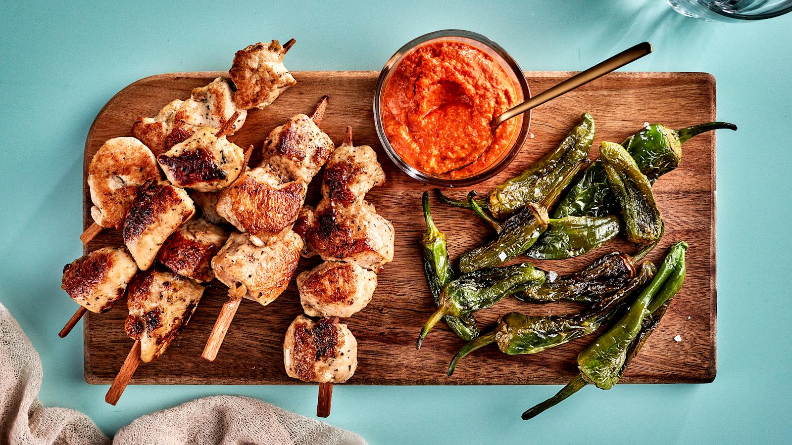 Grillatut kanavartaat ja romesco-kastike