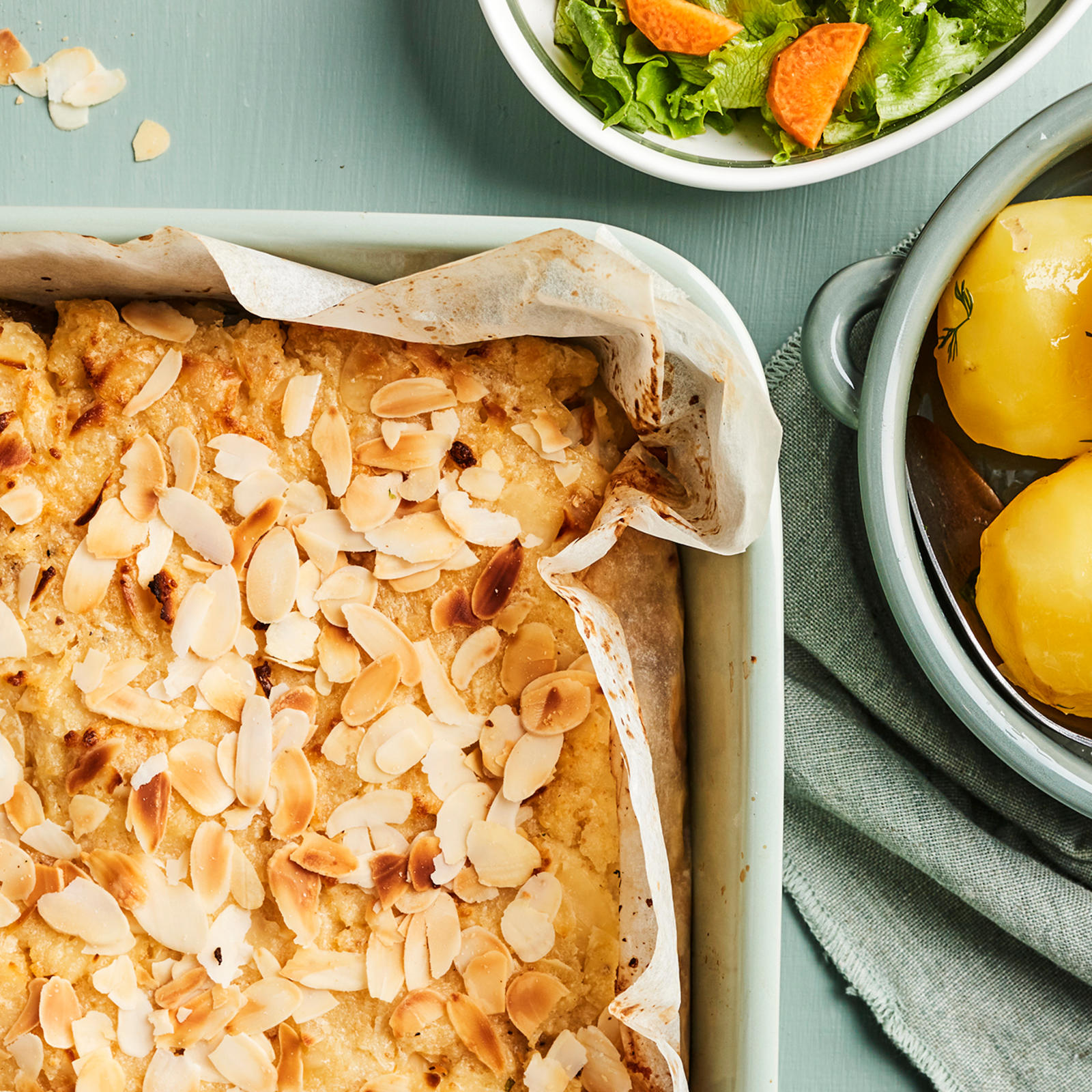 Mantelikala uunivuoassa ja keitetyt perunat