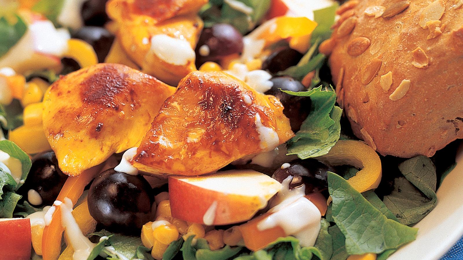 Kevyt broilerisalaatti