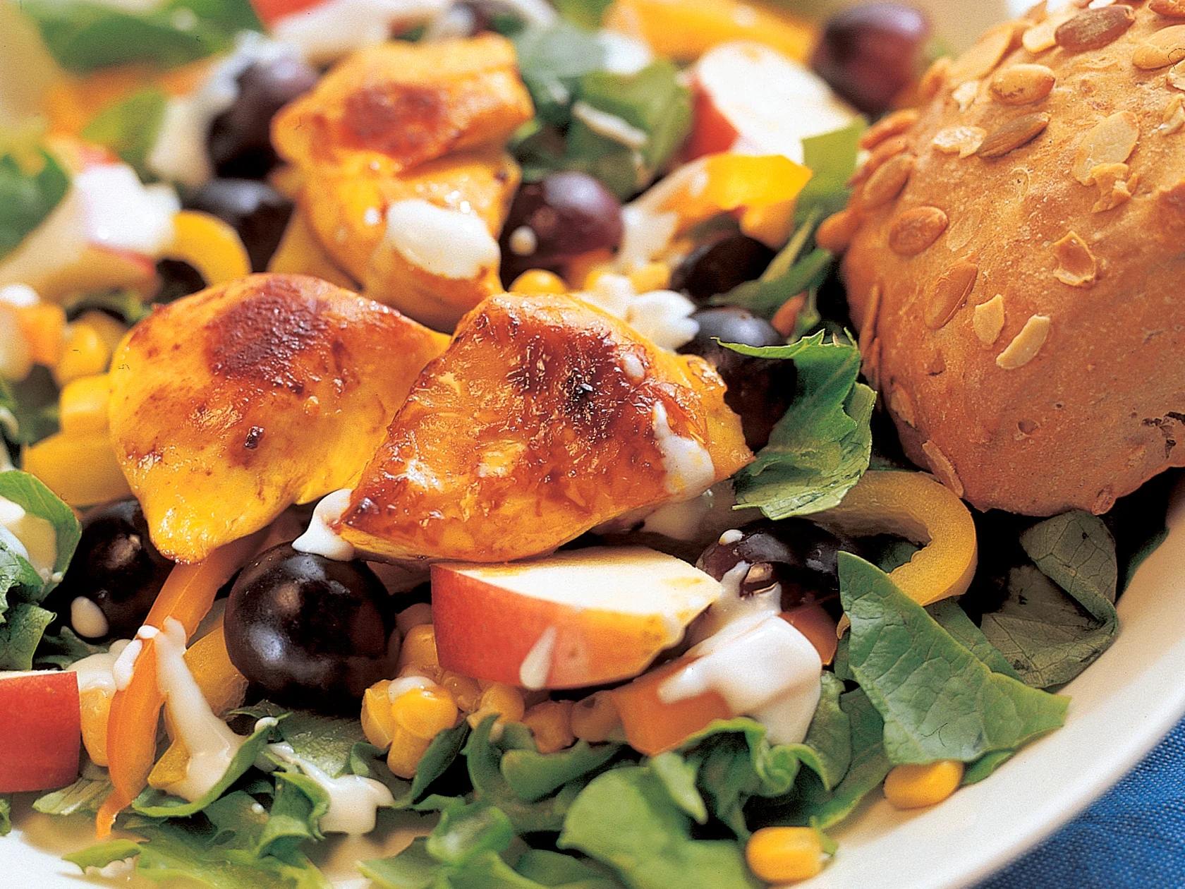 Kevyt broilerisalaatti