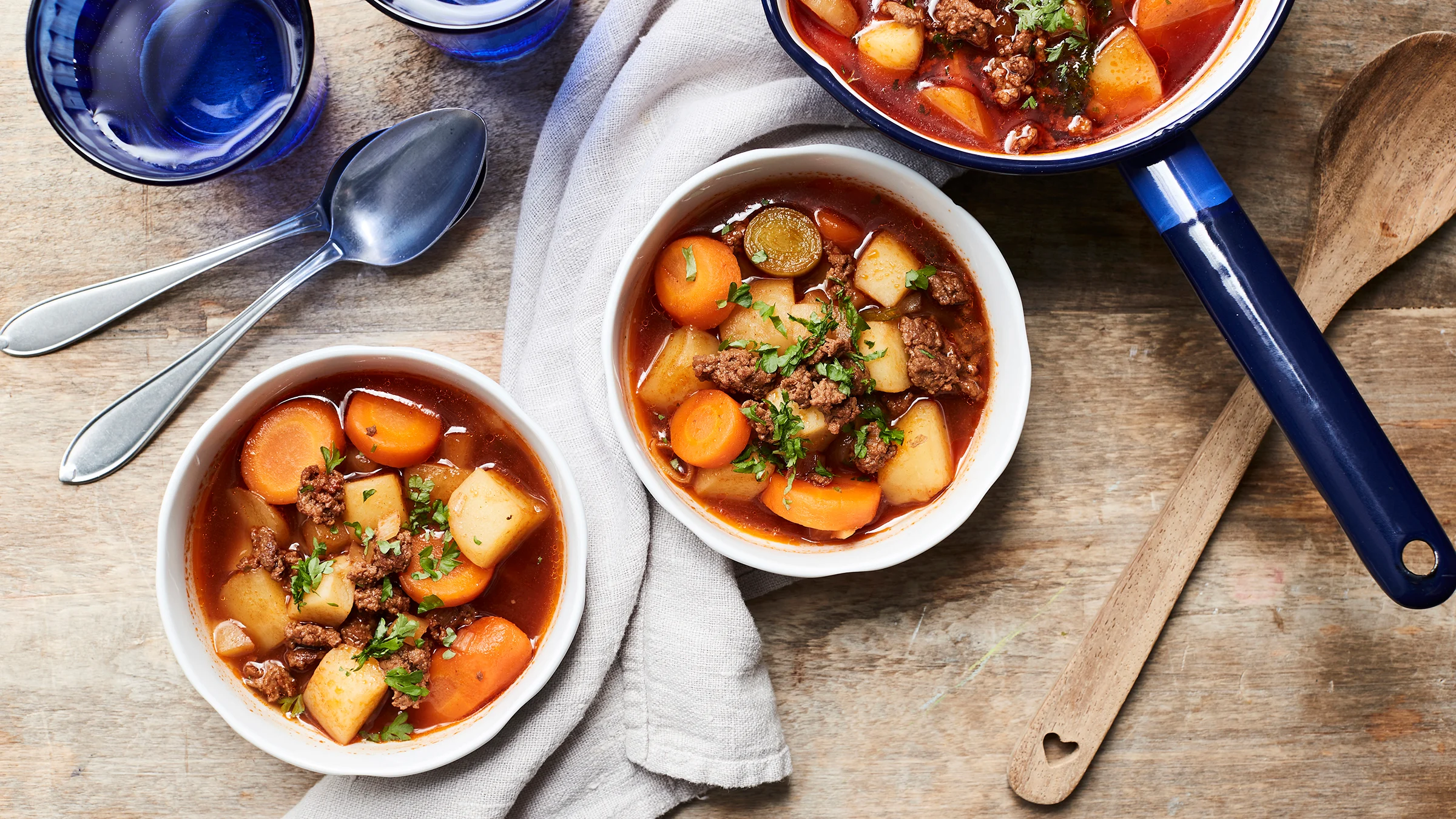 Helppo jauhelihakeitto