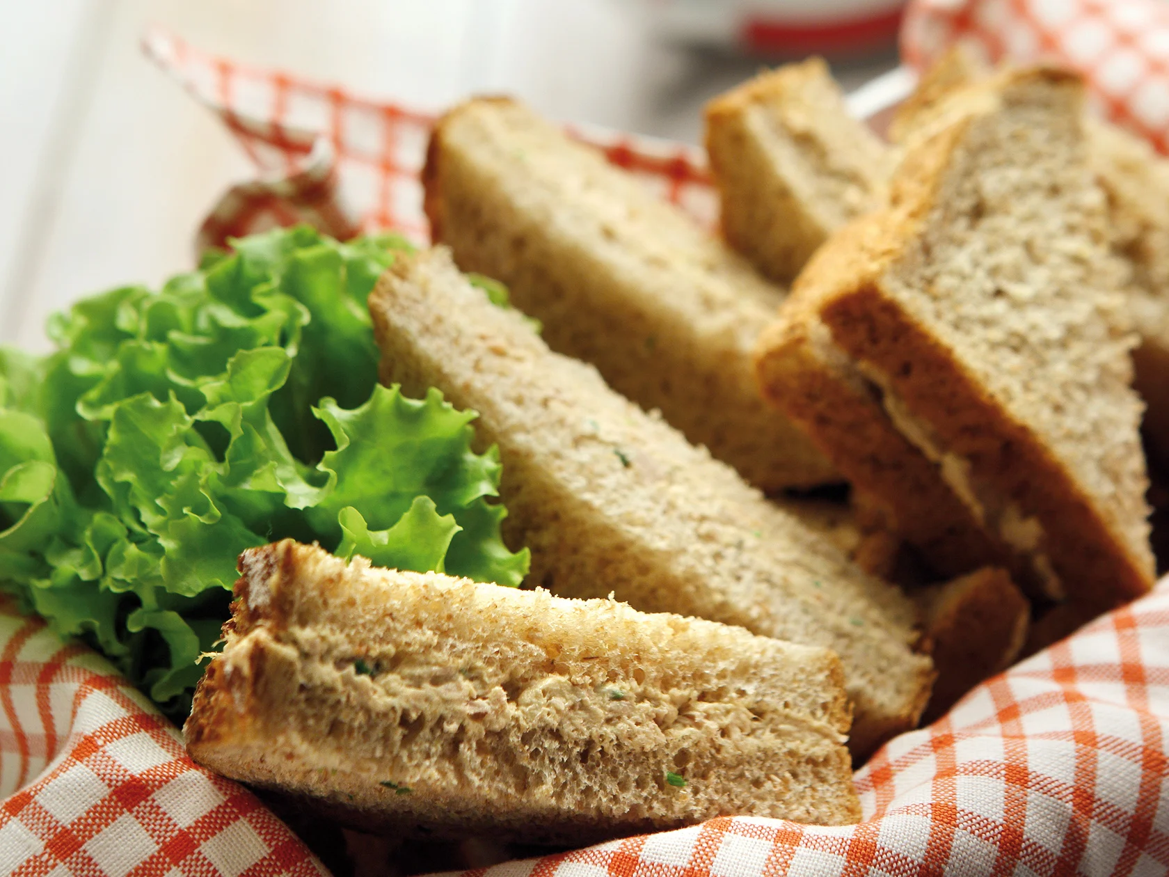 Tonnikala-kolmioleivät