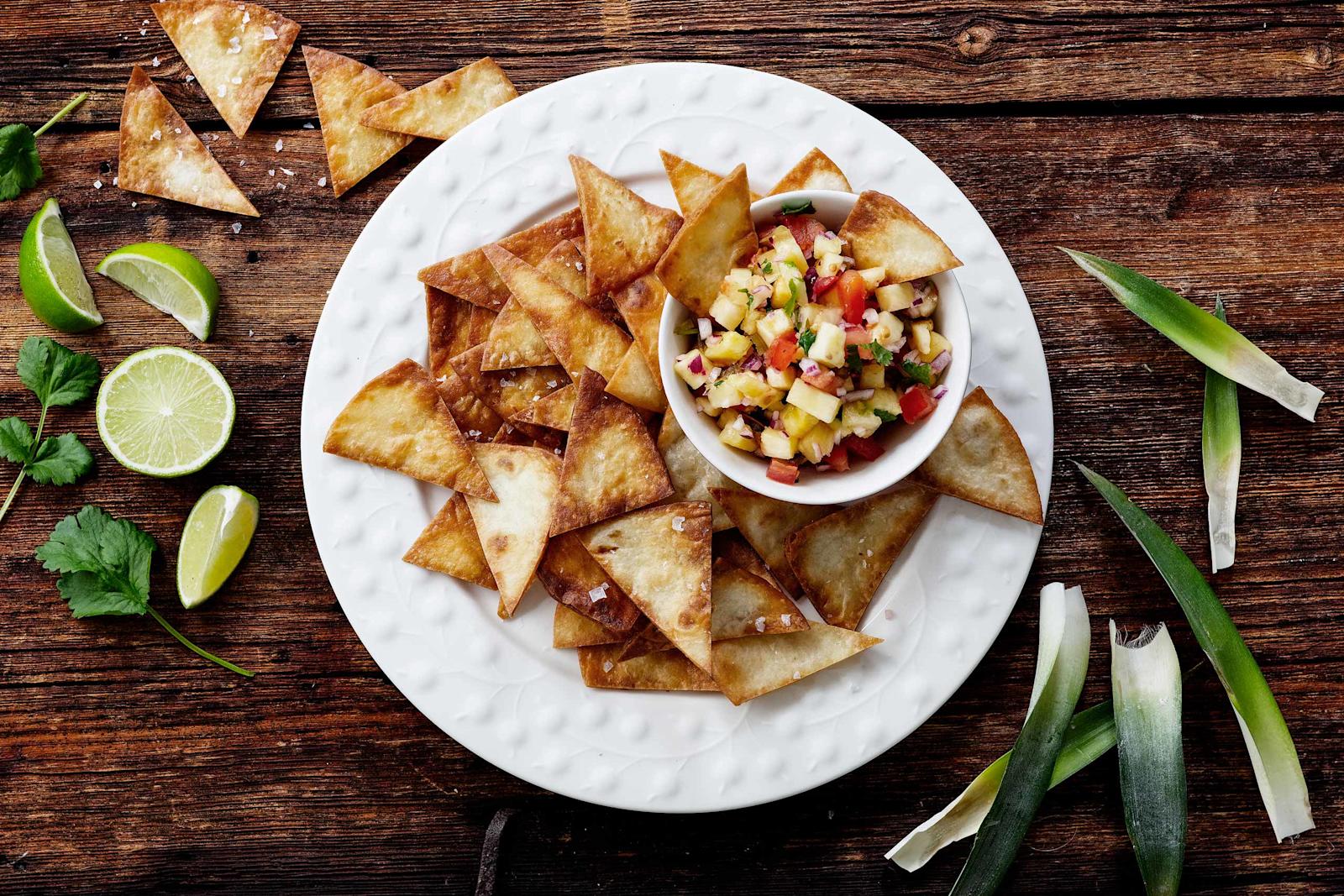 Ananassalsa ja itse tehdyt nachot