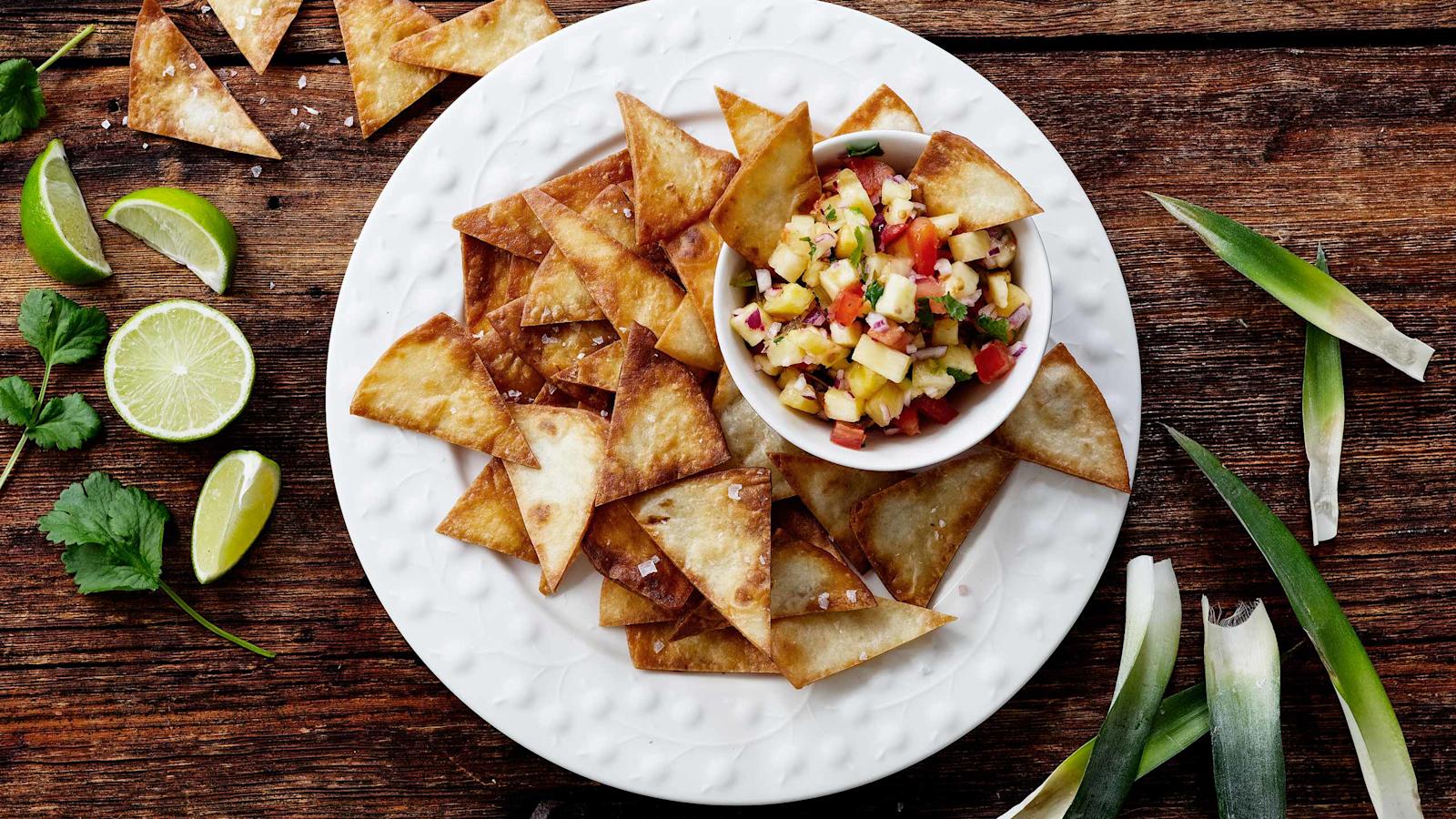 Ananassalsa ja itse tehdyt nachot