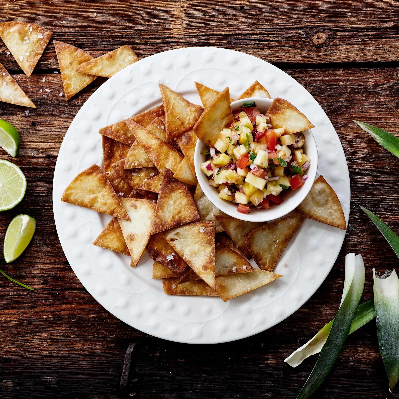 Ananassalsa ja itse tehdyt nachot