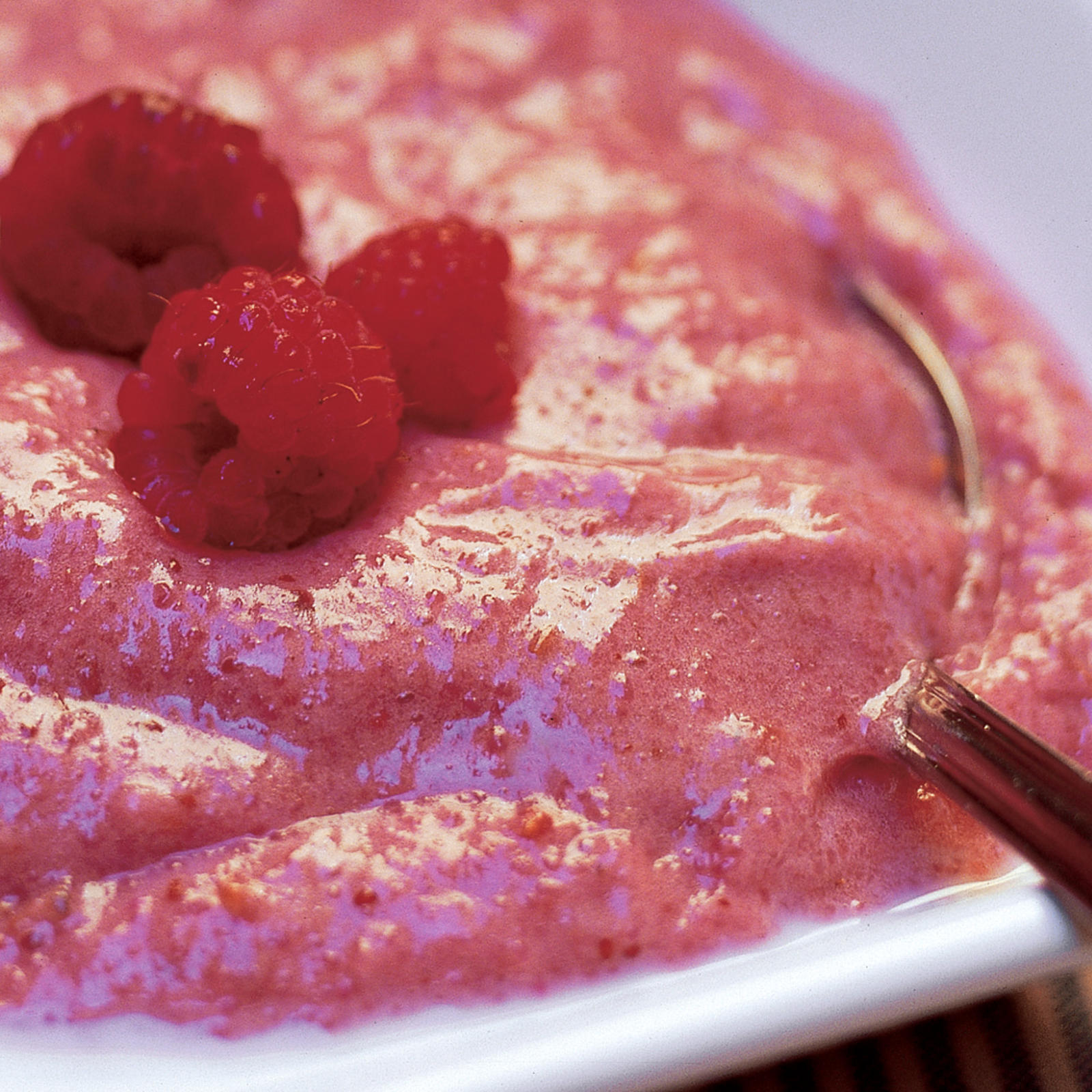 Vadelma-puolukkapuuro