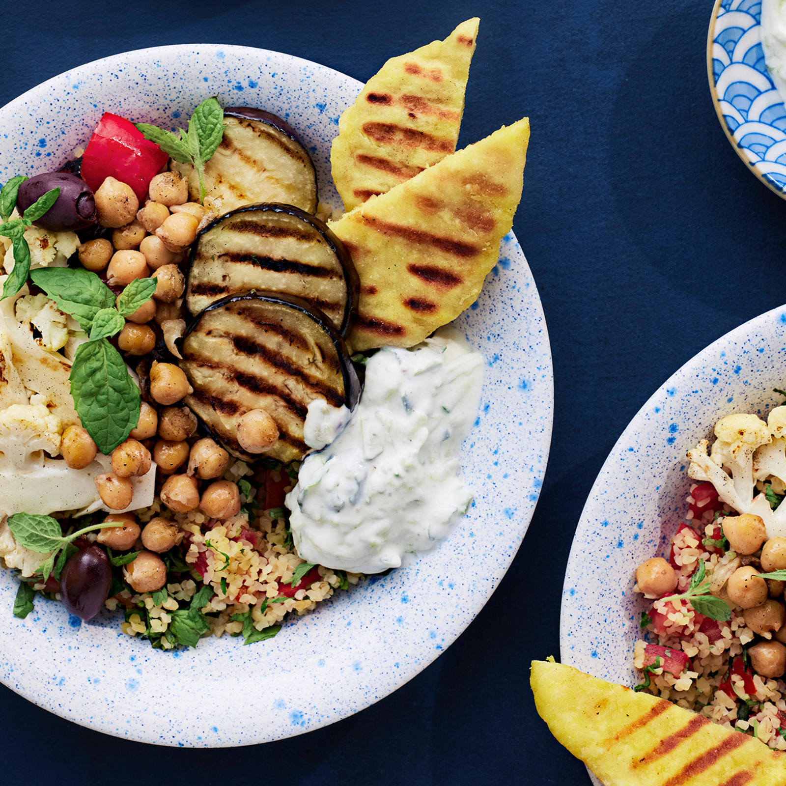 Tabbouleh-salaatti grillatuilla kasviksilla